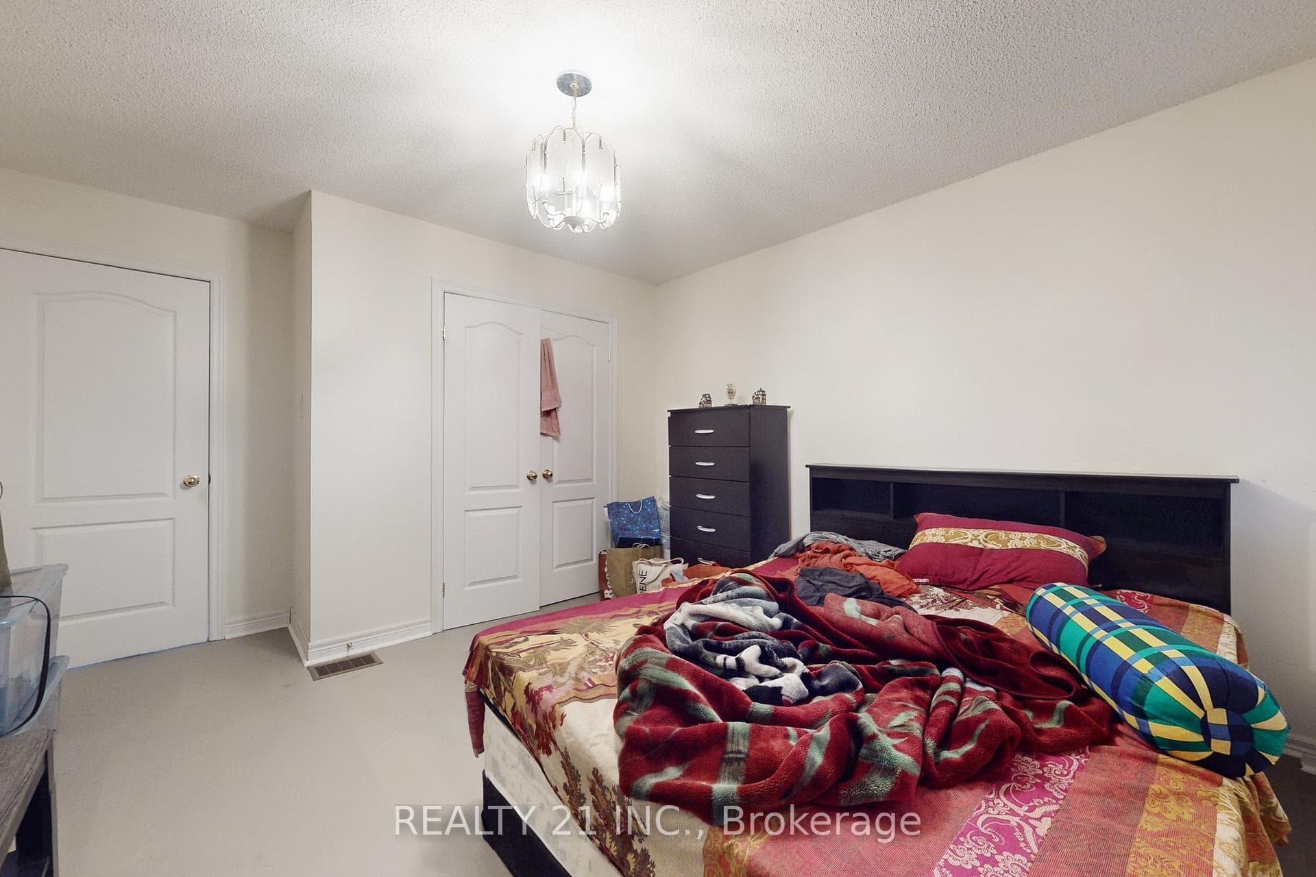 74 Brinloor Boulevard photo 36