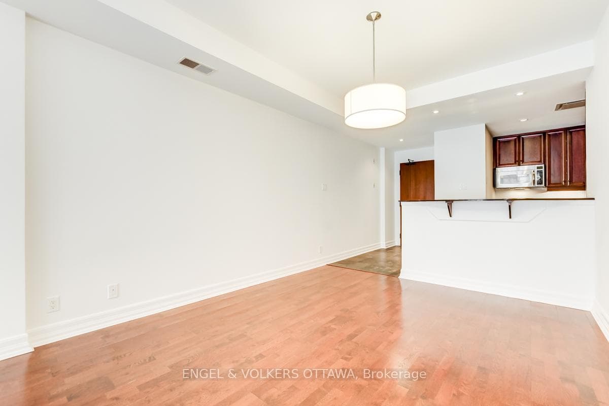 320 MCLEOD Street Unit 208 photo 12
