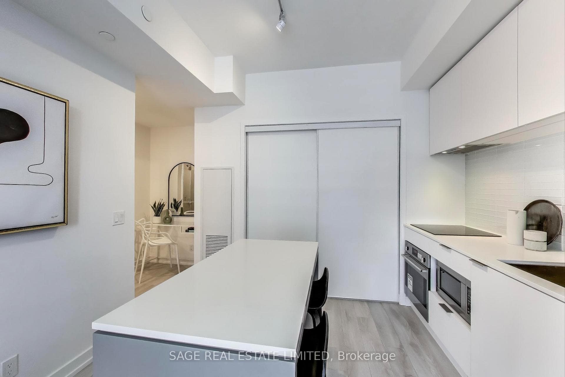33 Helendale Avenue Unit 816 photo 25