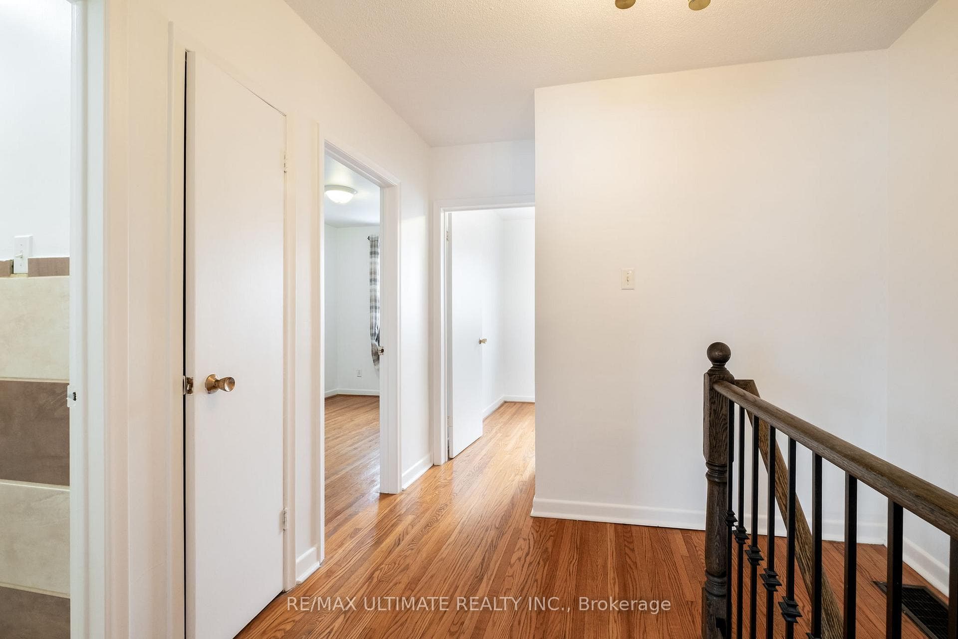 2 Egan Avenue photo 17