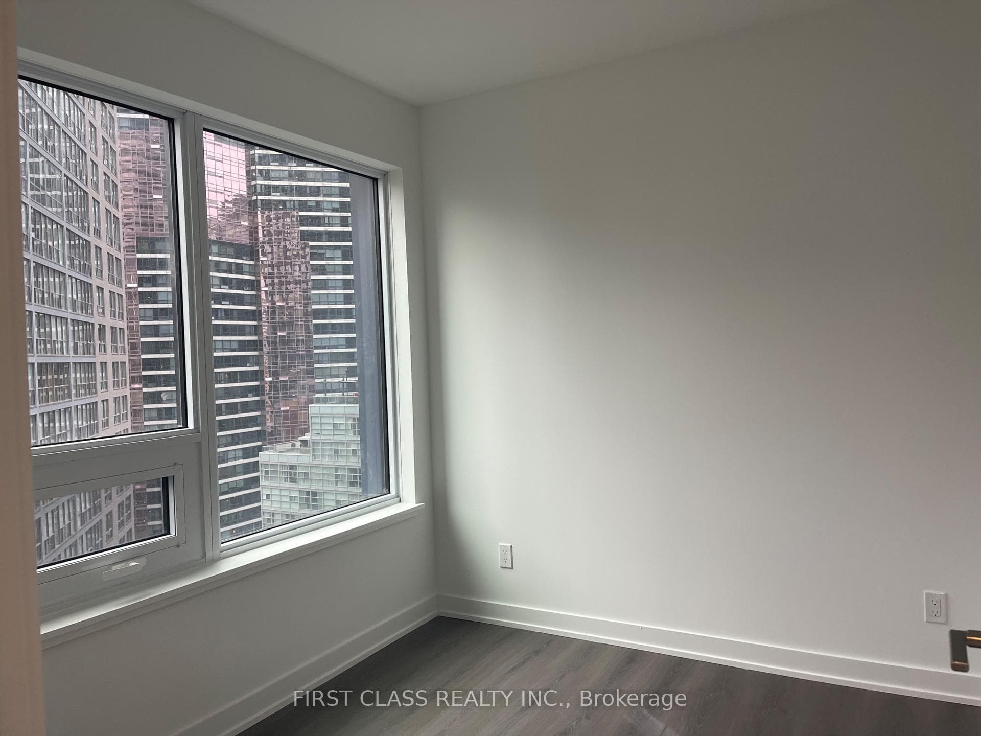 8 Wellesley Street Unit 2016 photo 5