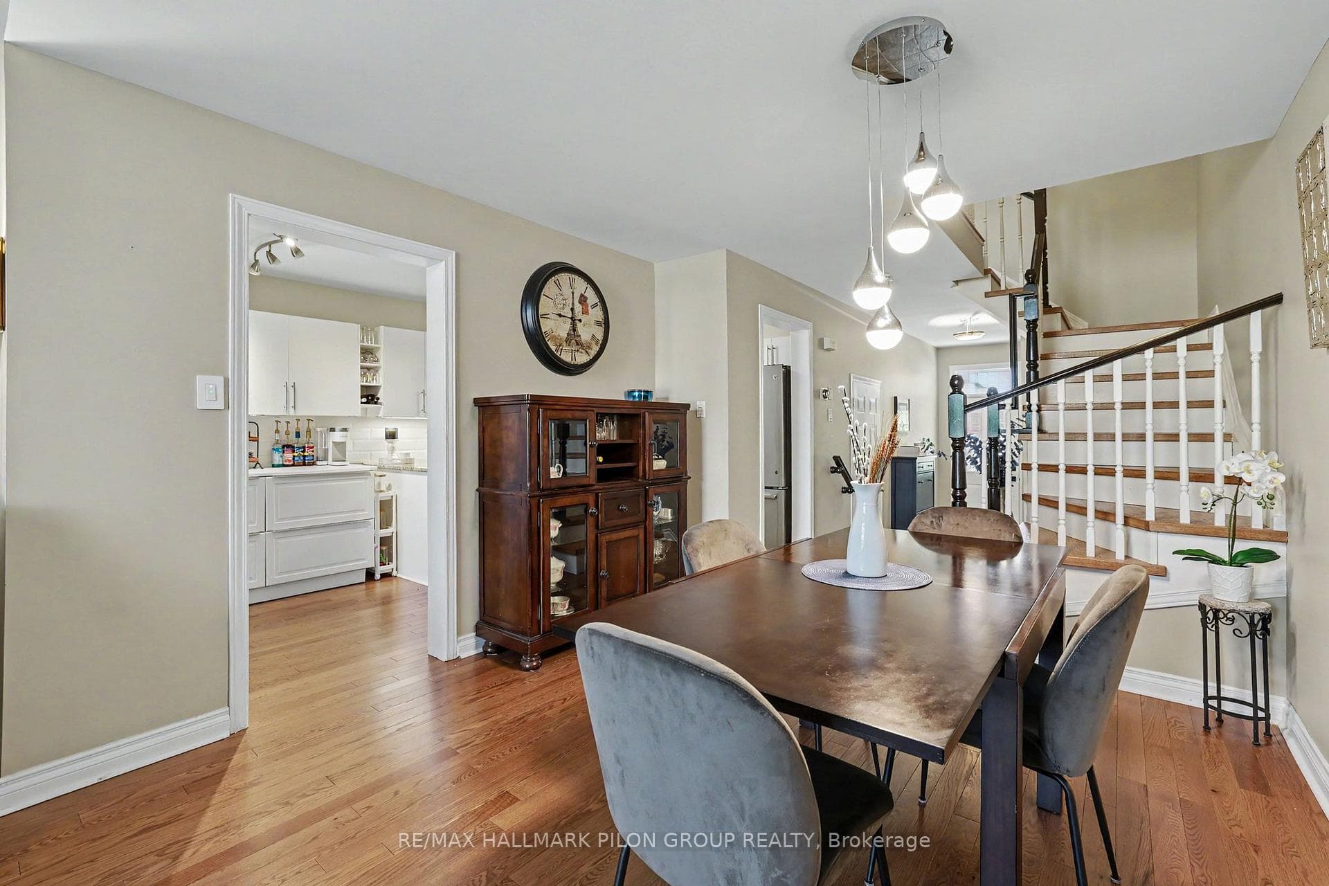 1075 Marchant Drive photo 6