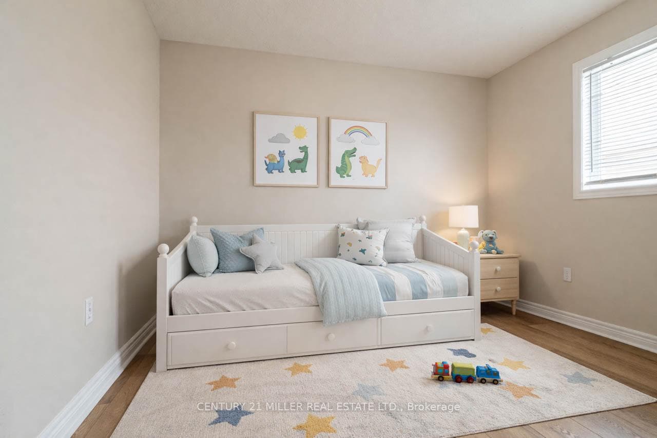 19 Henderson Drive photo 11