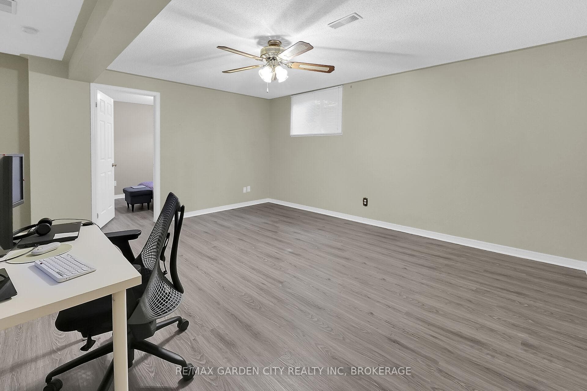 176 Beckett Crescent photo 26
