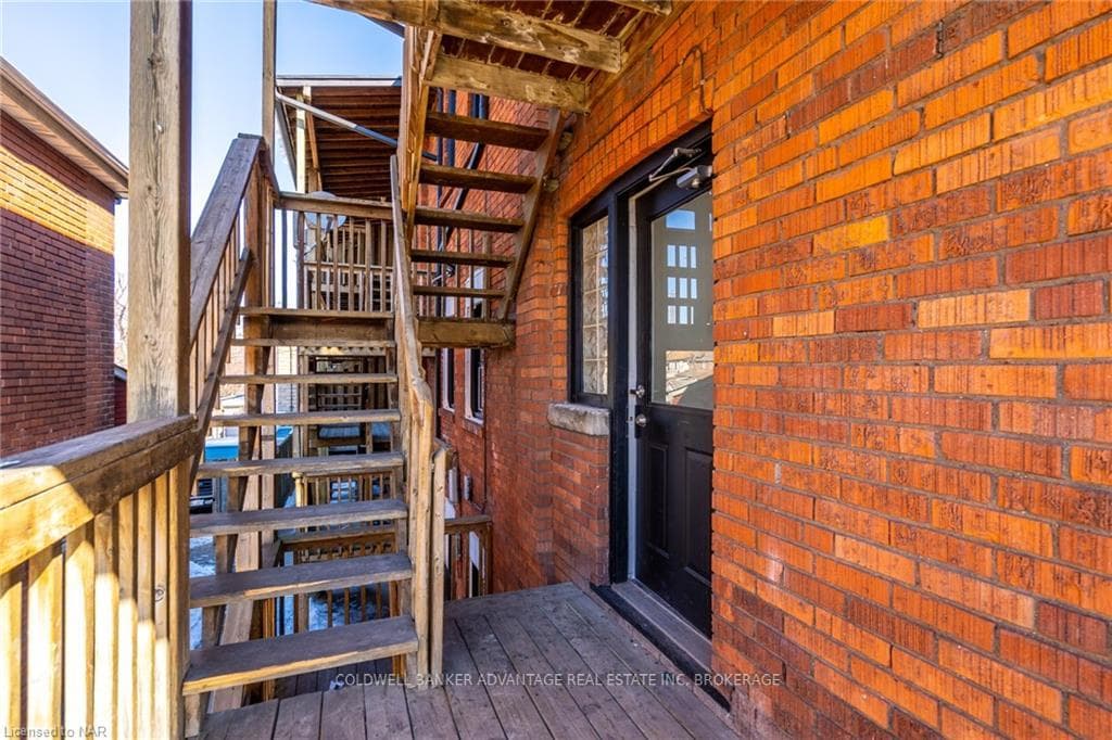 81 GIBSON Avenue Unit 3 photo 1