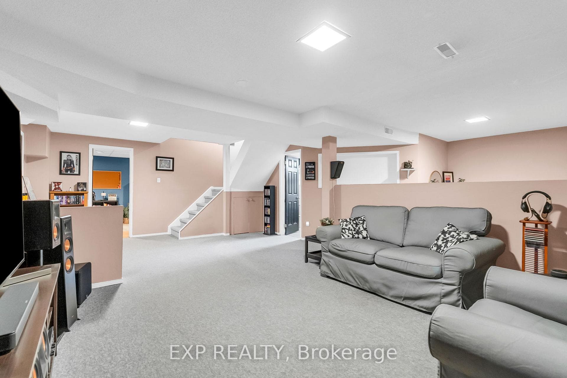 22 Bristol Avenue photo 34