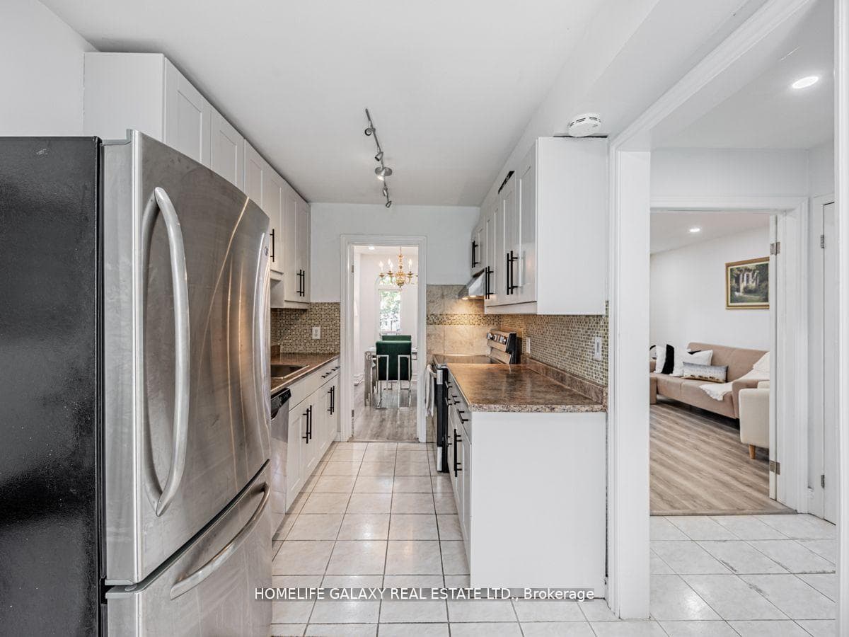 2550 Birchmount Road Unit 9 photo 6