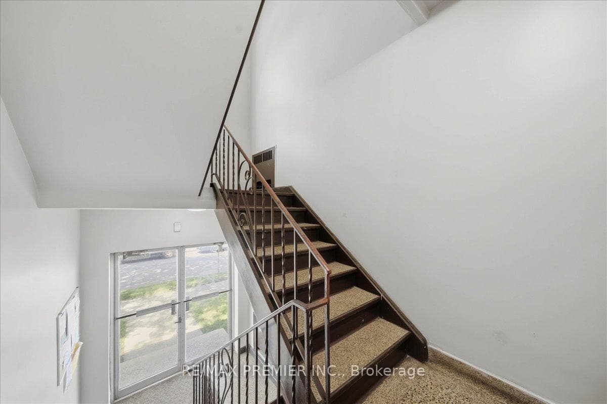 280 Weir Street photo 4