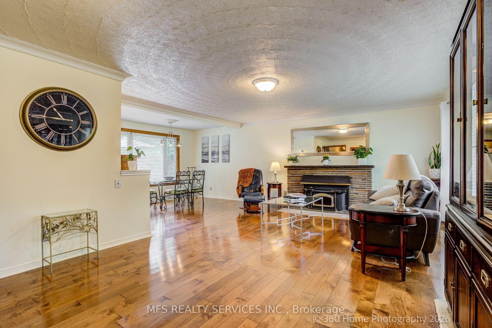 47 Deep Dene Drive photo 5