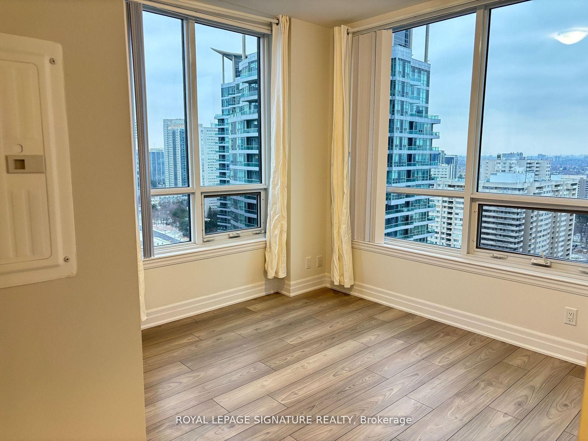 36 Elm Drive Unit 2202 photo 11