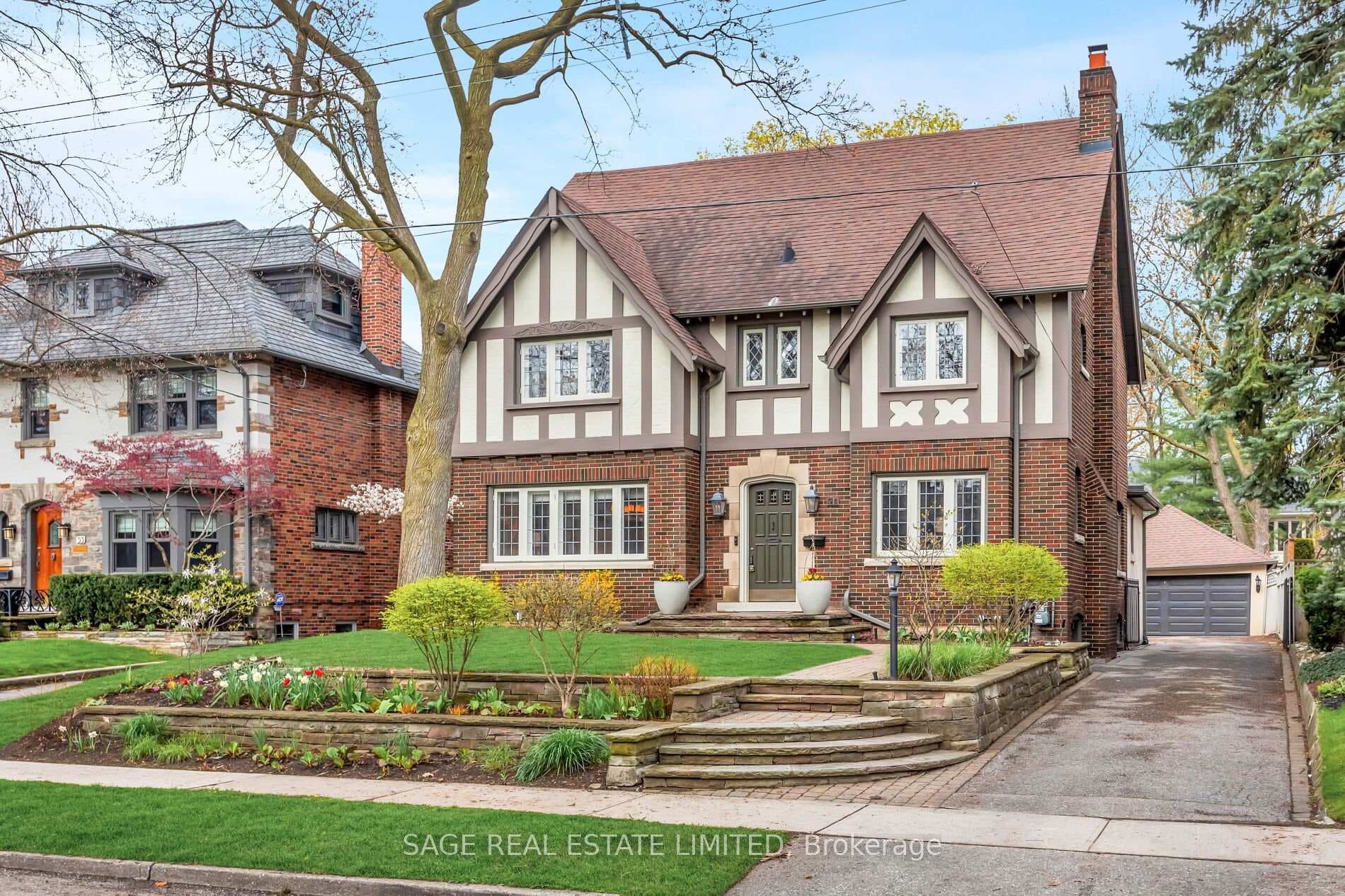 51 Grenview Boulevard photo 2