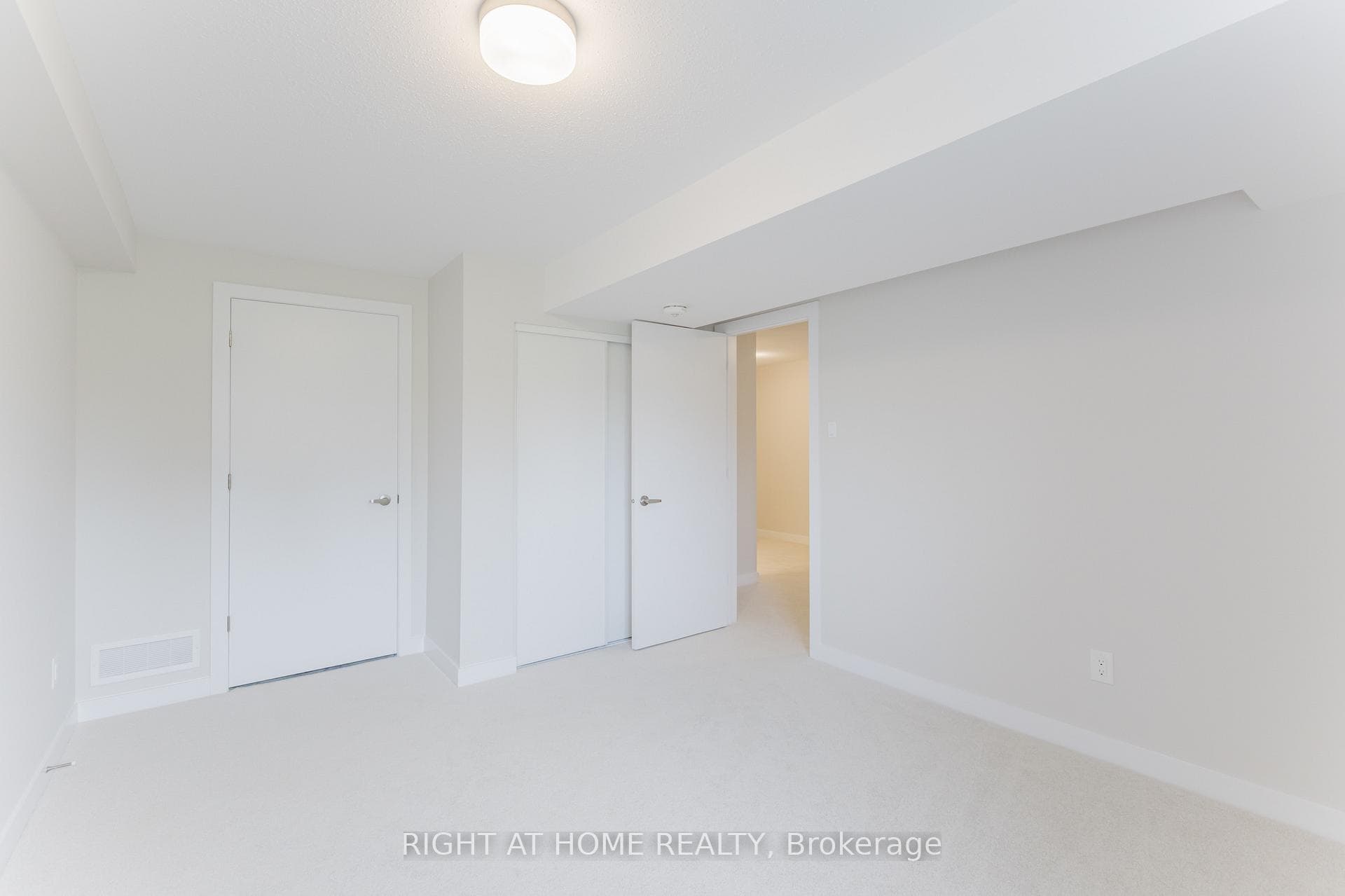 2046 Postilion Street photo 38