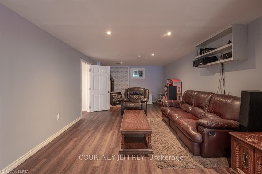 68 Manvers Drive photo 18