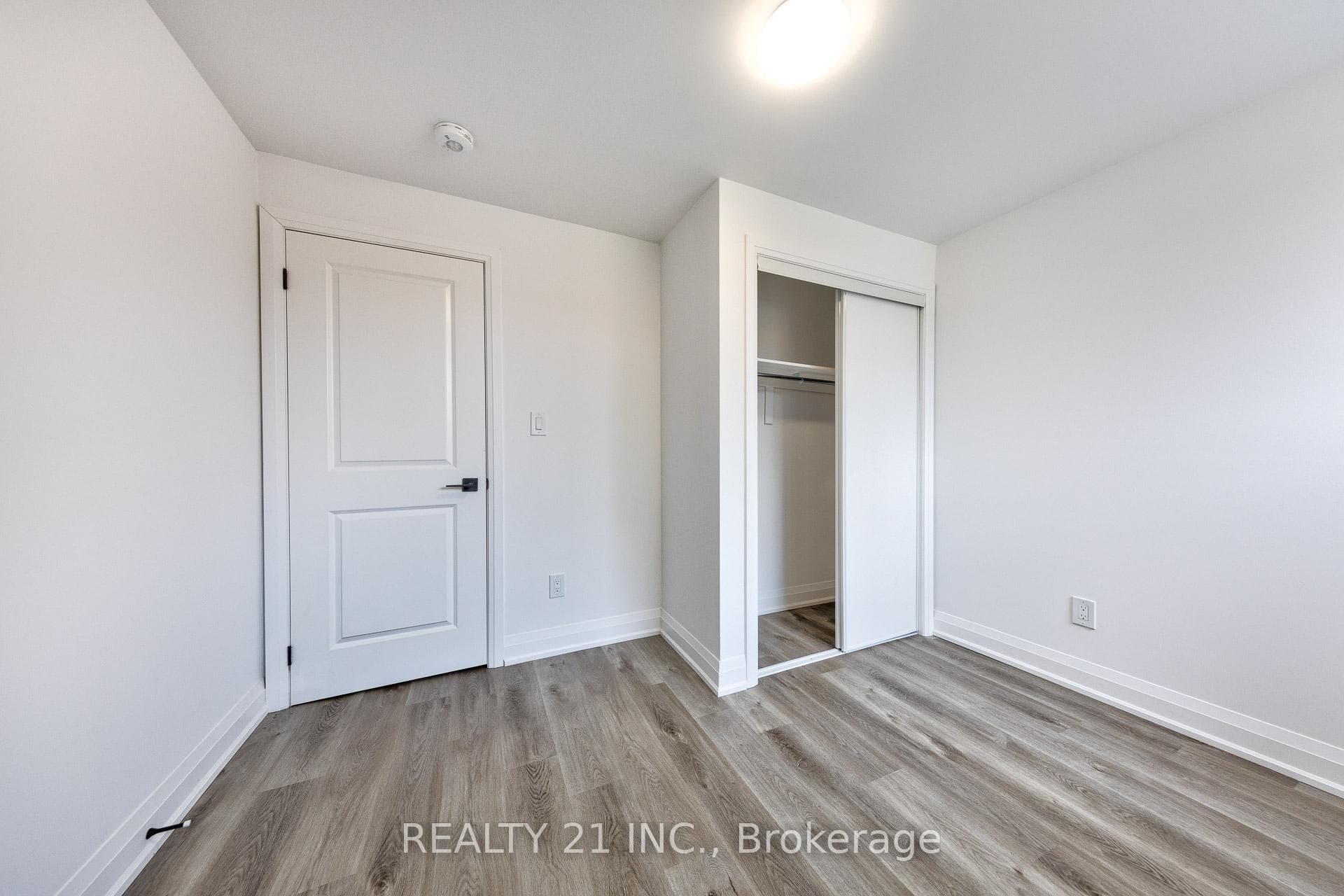 91 Chelliah Court photo 32