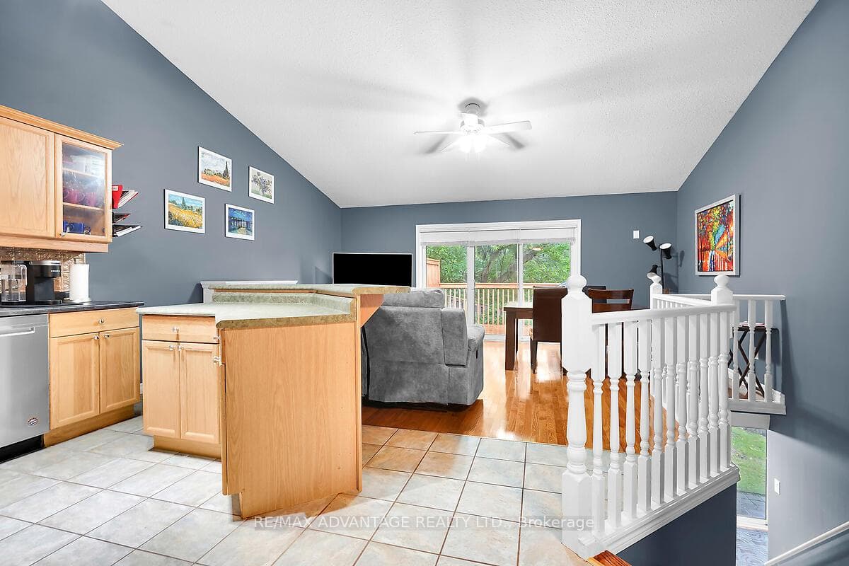 1077 Hamilton Road Unit 49 photo 9