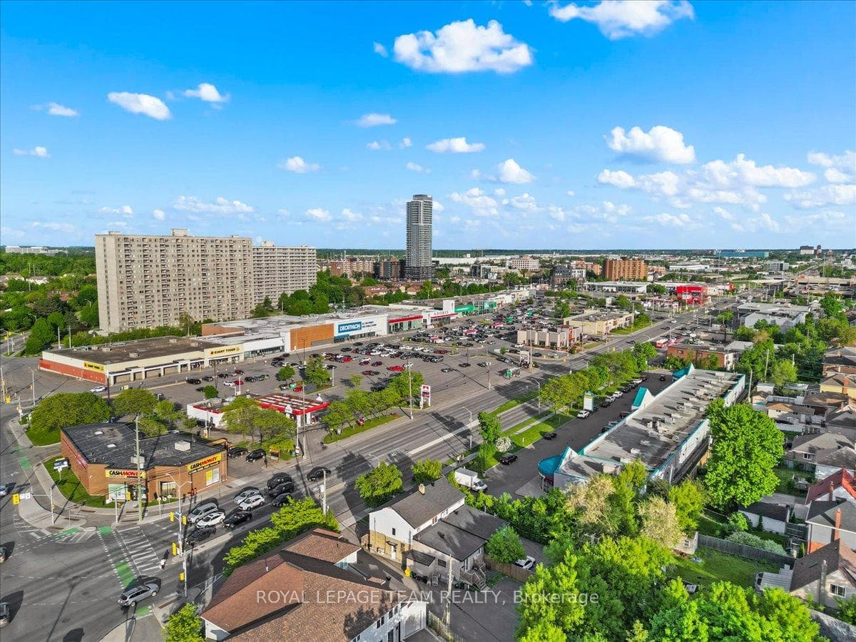 1008 ST. LAURENT Boulevard photo 49