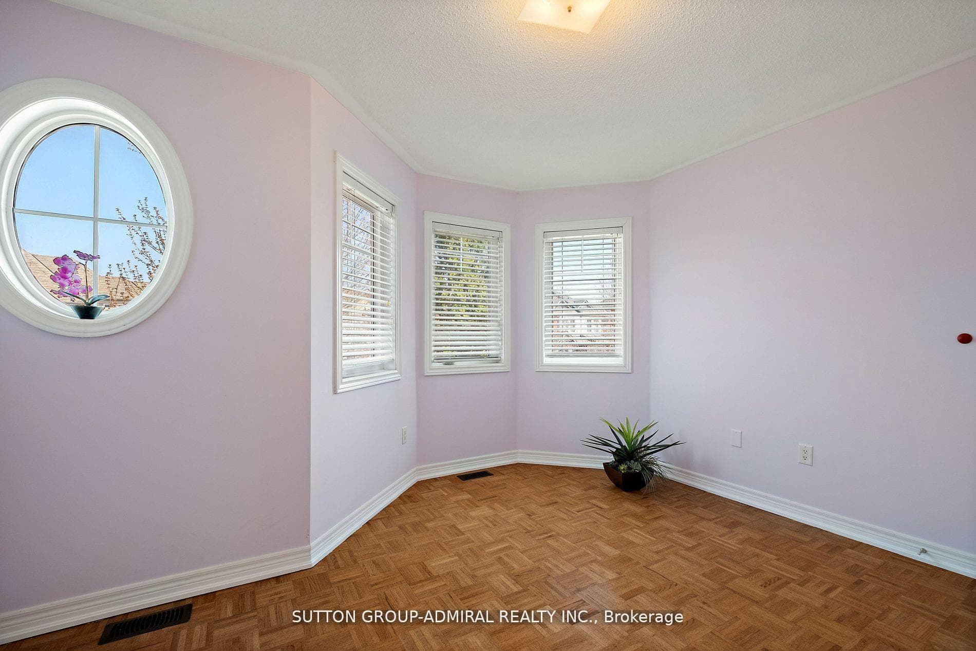 11 Thistle Avenue photo 25