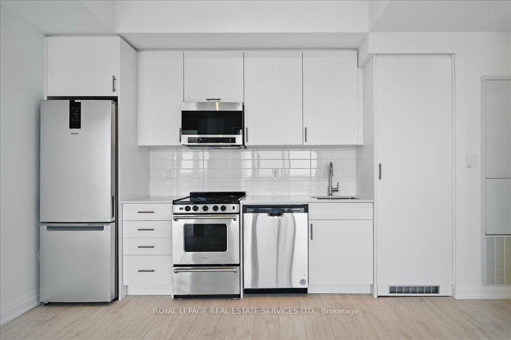412 Silver Maple Road Unit 618 photo 19
