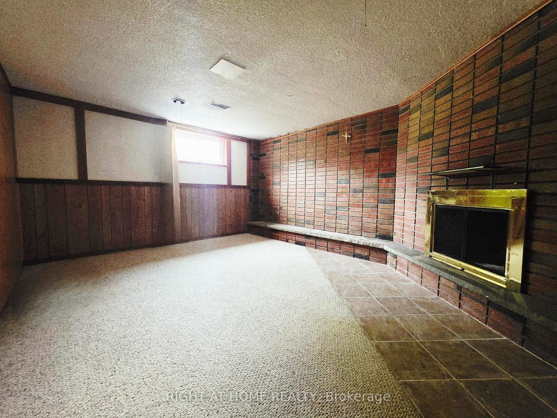 Bedroom 2, off the family room