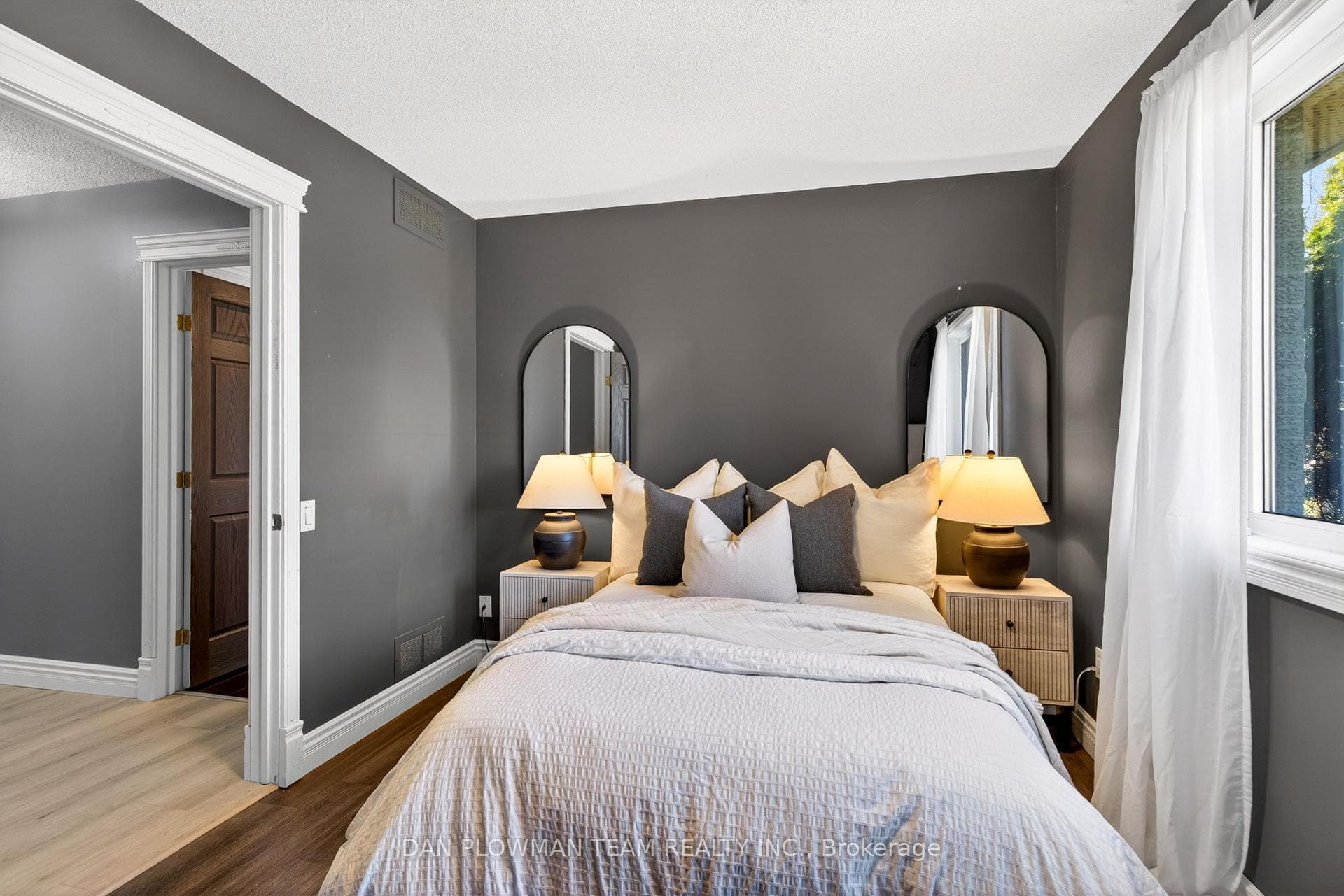 11 Steepleview Court photo 24