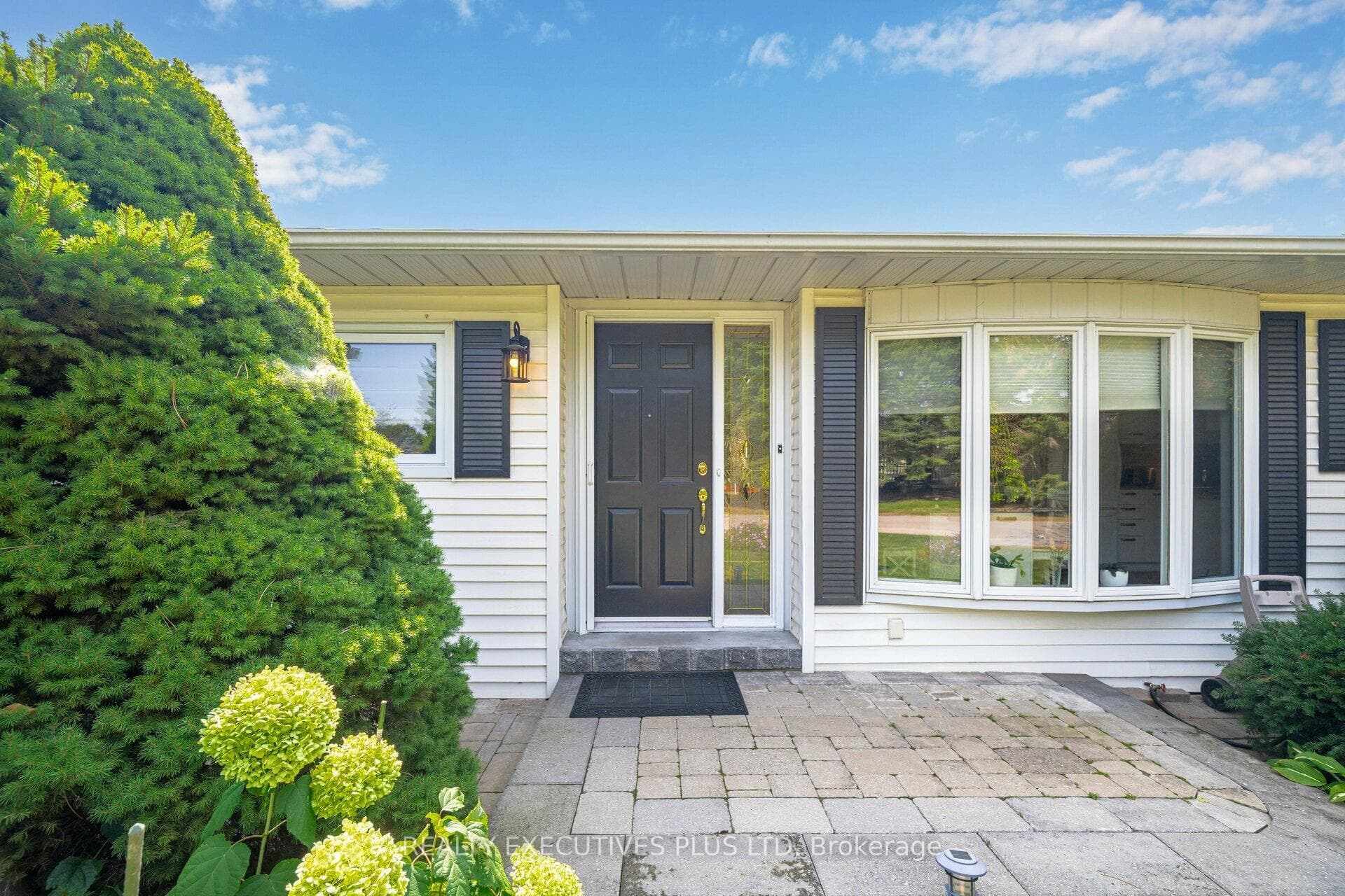 109 Tecumseth Pine Drive photo 4