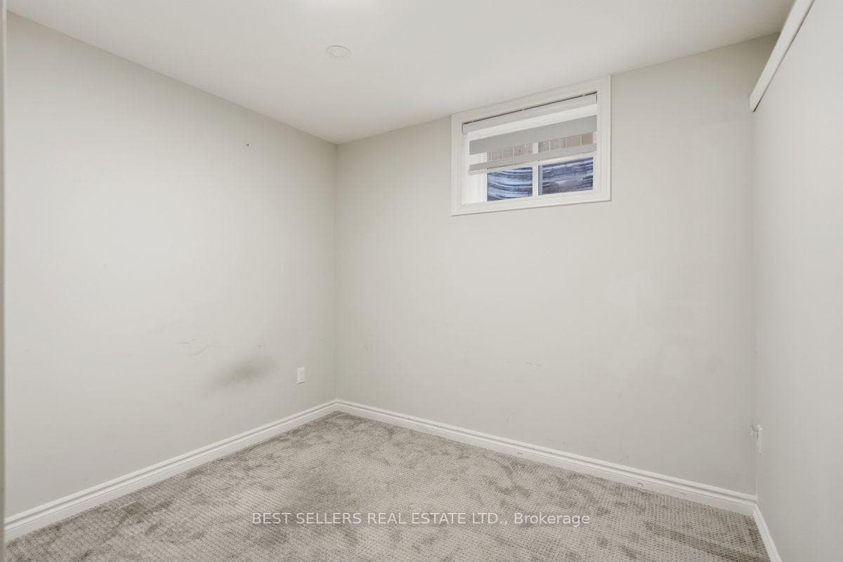 22 Weir Crescent photo 44