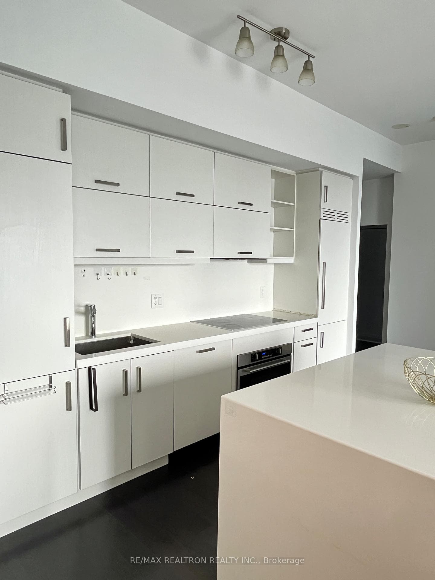 1080 Bay Street Unit 5009 photo 2