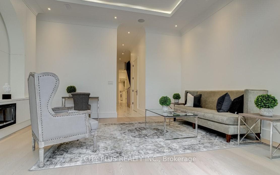 119 Glengrove Avenue photo 8