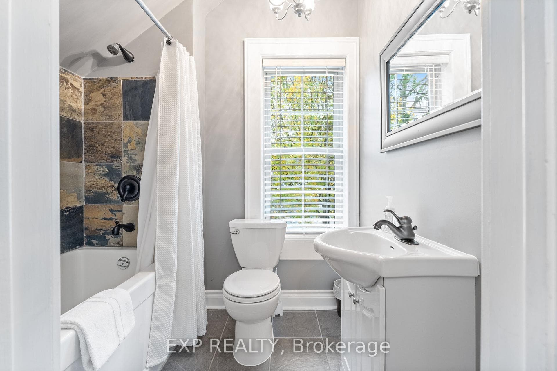 64 Avondale Avenue photo 30