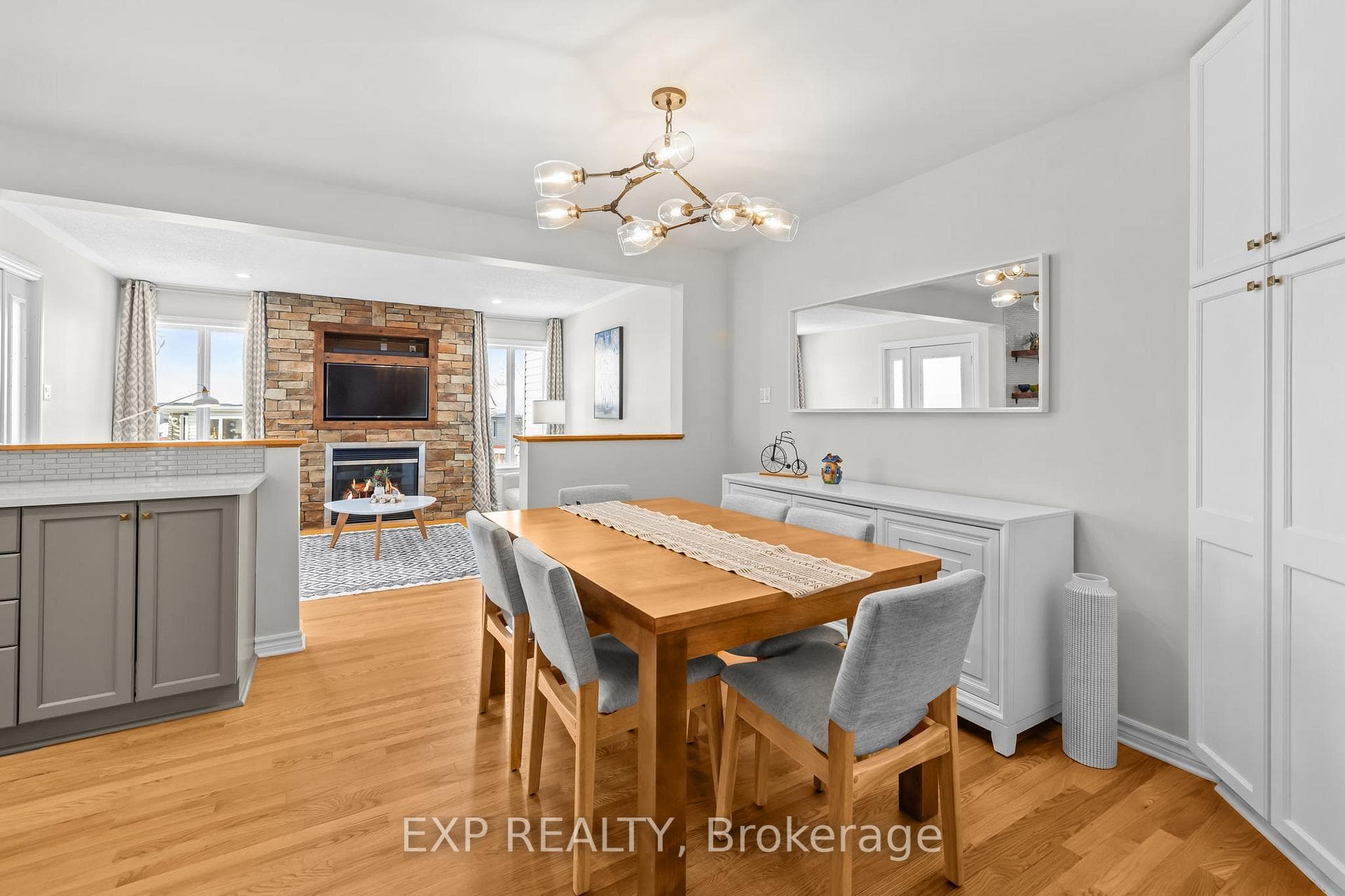 243 Deerfox Drive photo 7