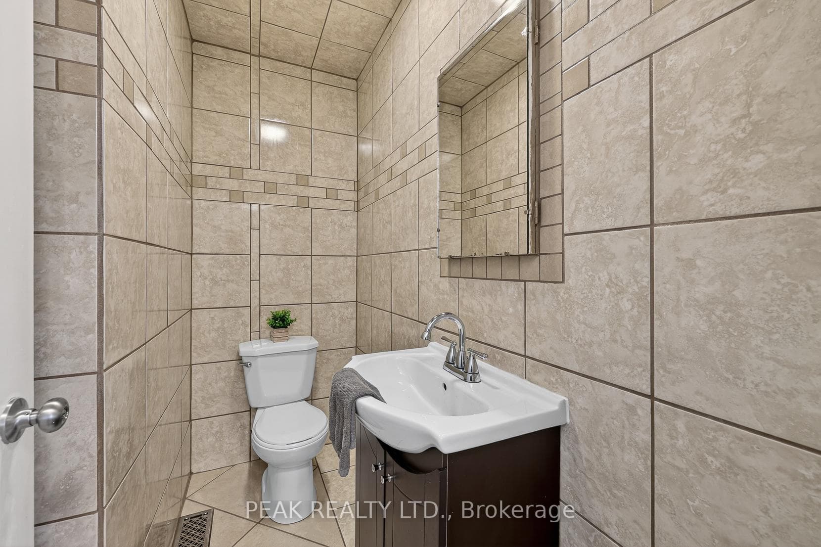 269 Robinson Street photo 33