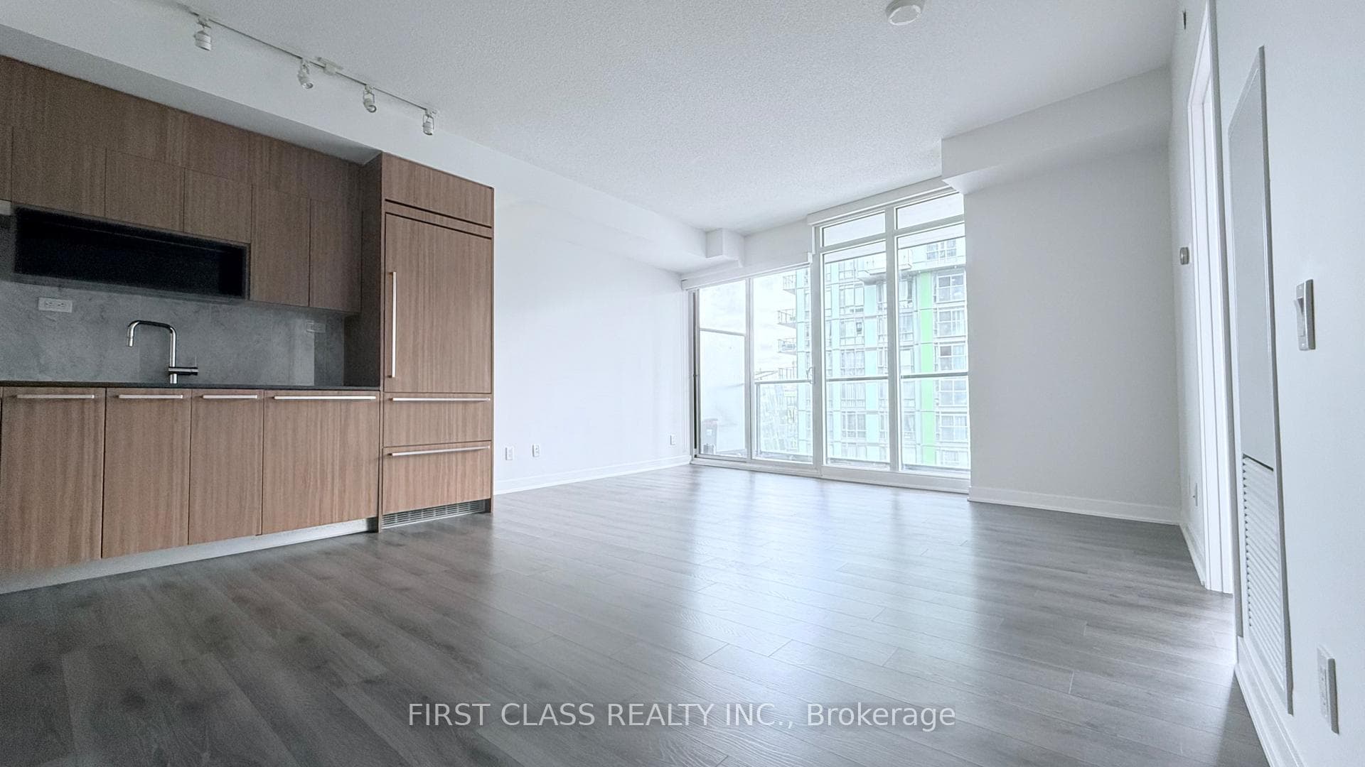 90 Queens Wharf Road Unit 503 photo 5