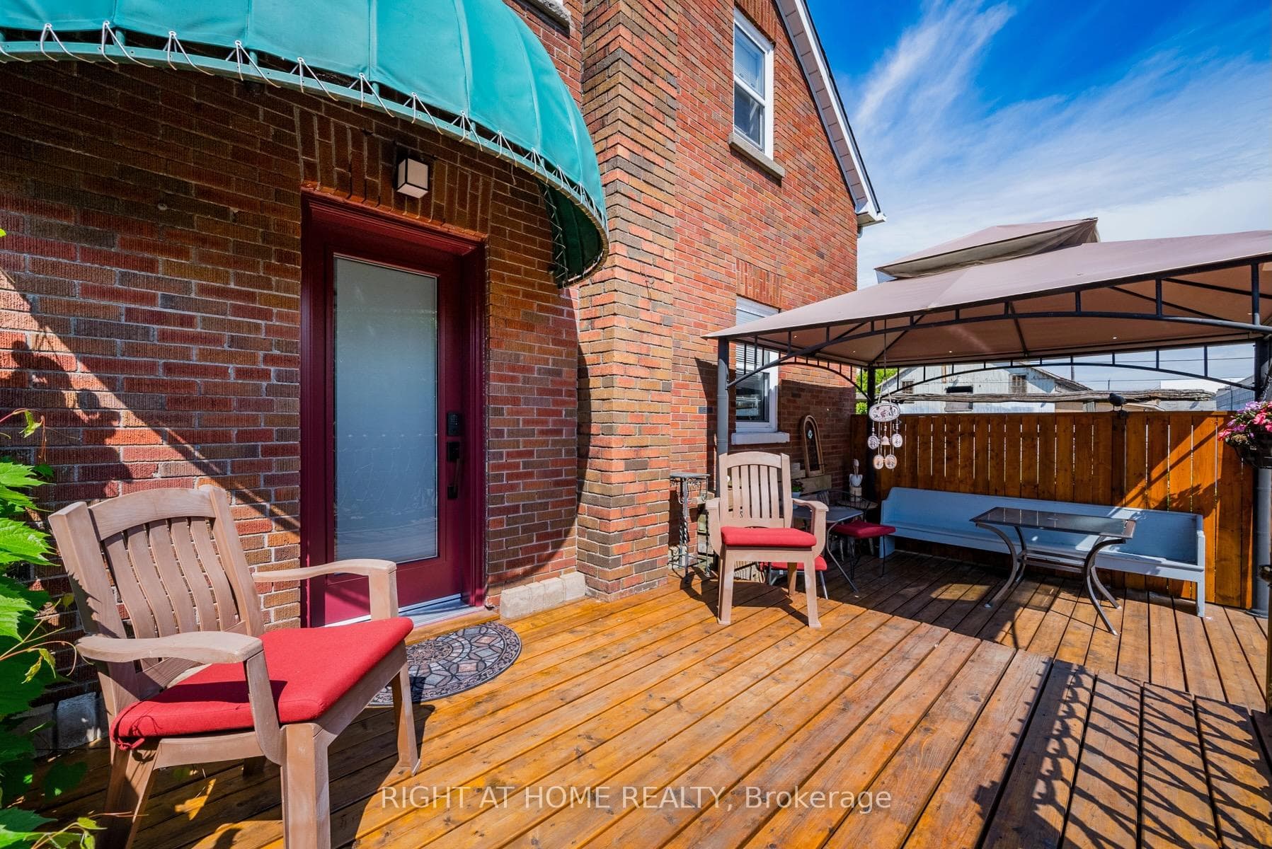 739 Albert Street photo 38
