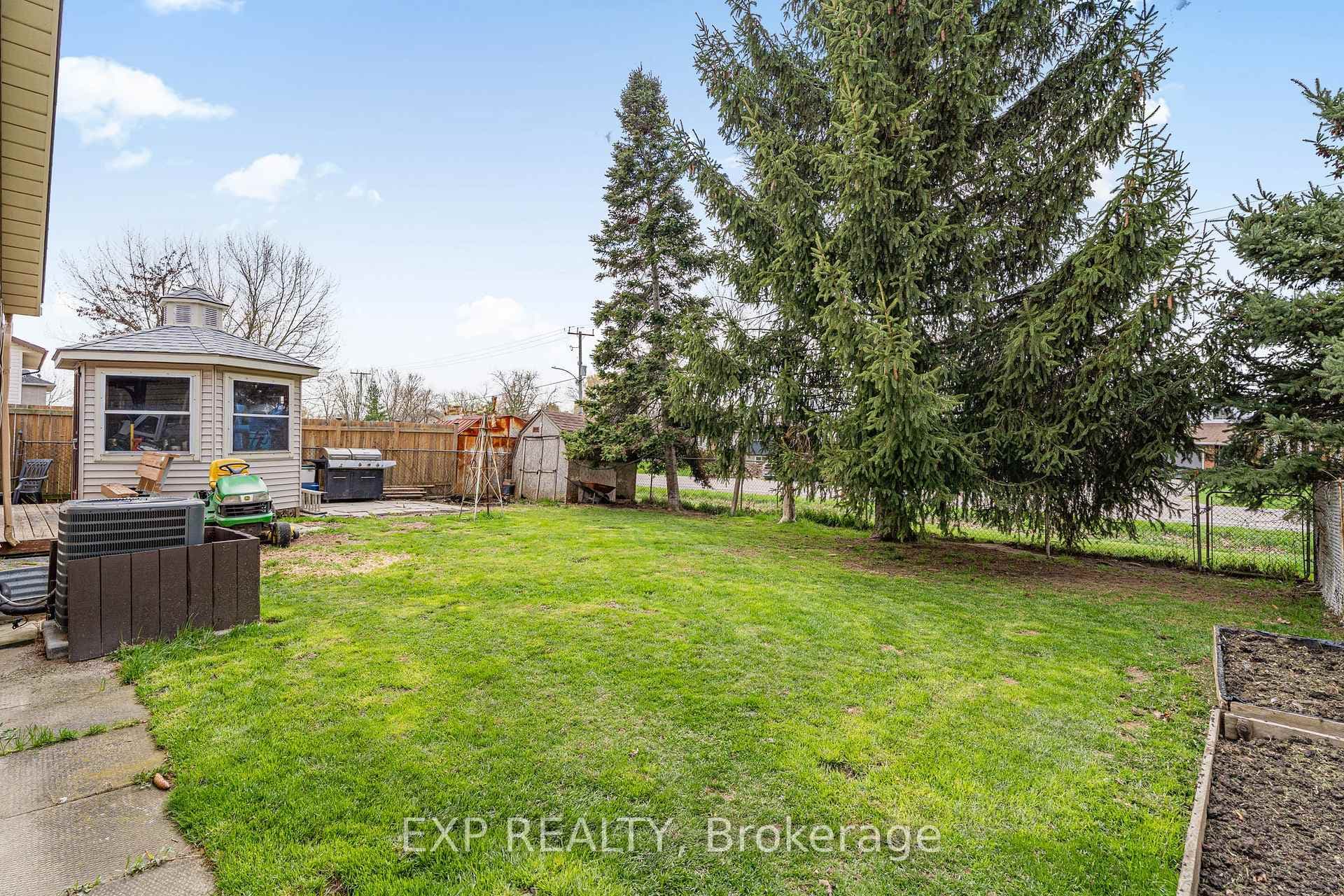 8 Abbott Lane photo 36