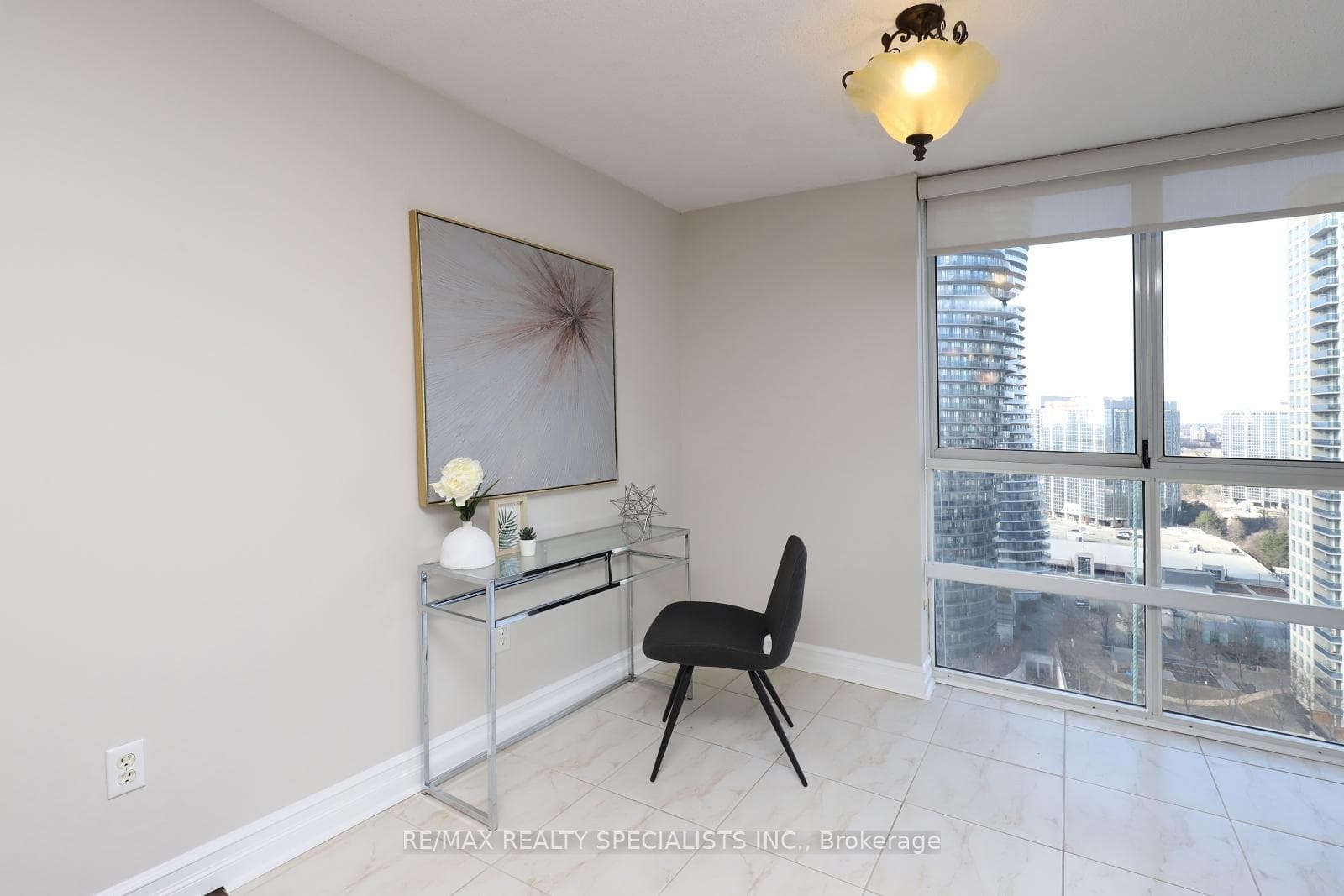 3650 Kaneff Crescent Unit 2407 photo 15
