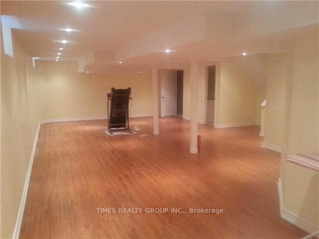516 Pleasant Ridge Avenue photo 8