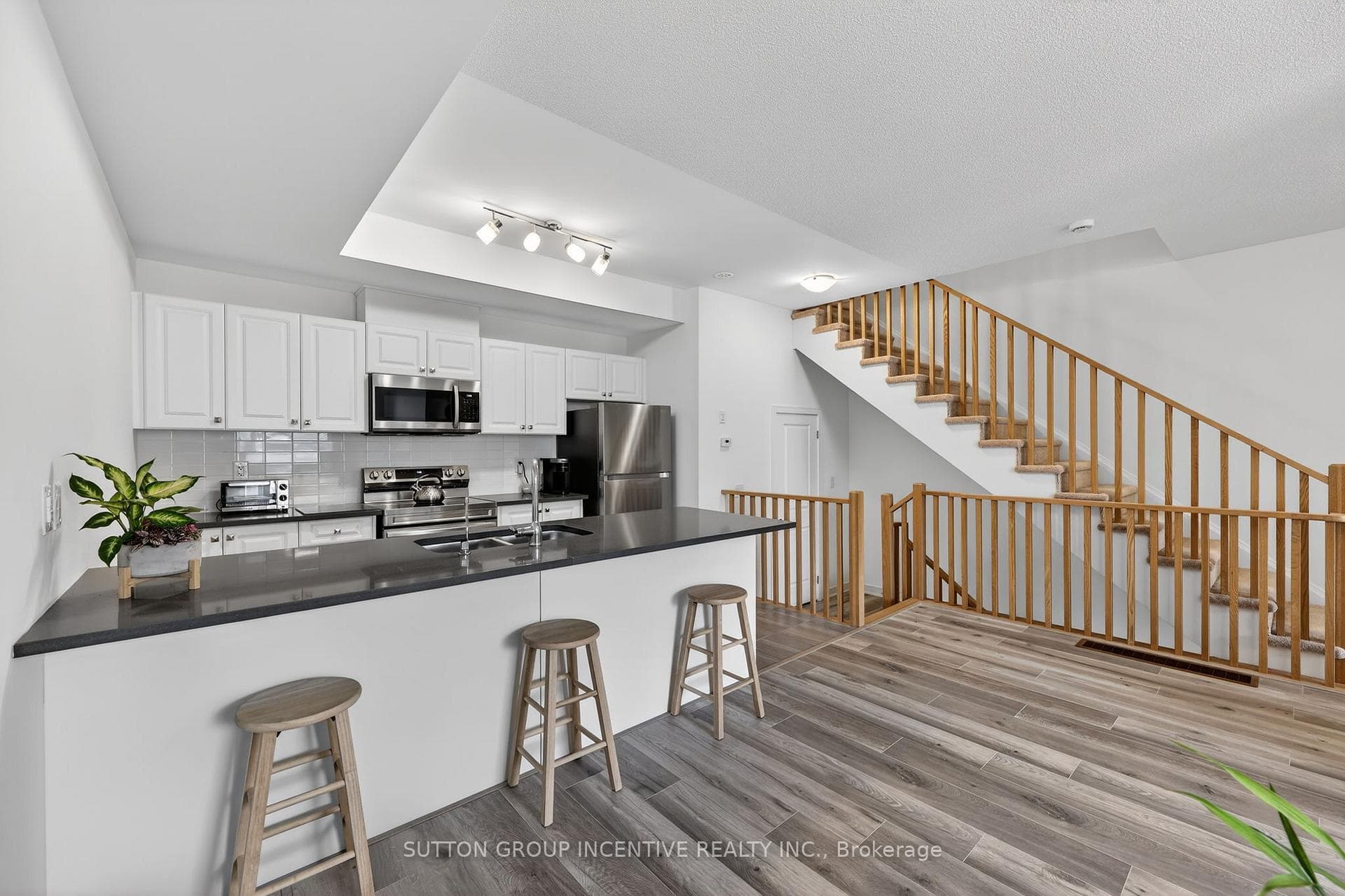 46 Spry Lane photo 11