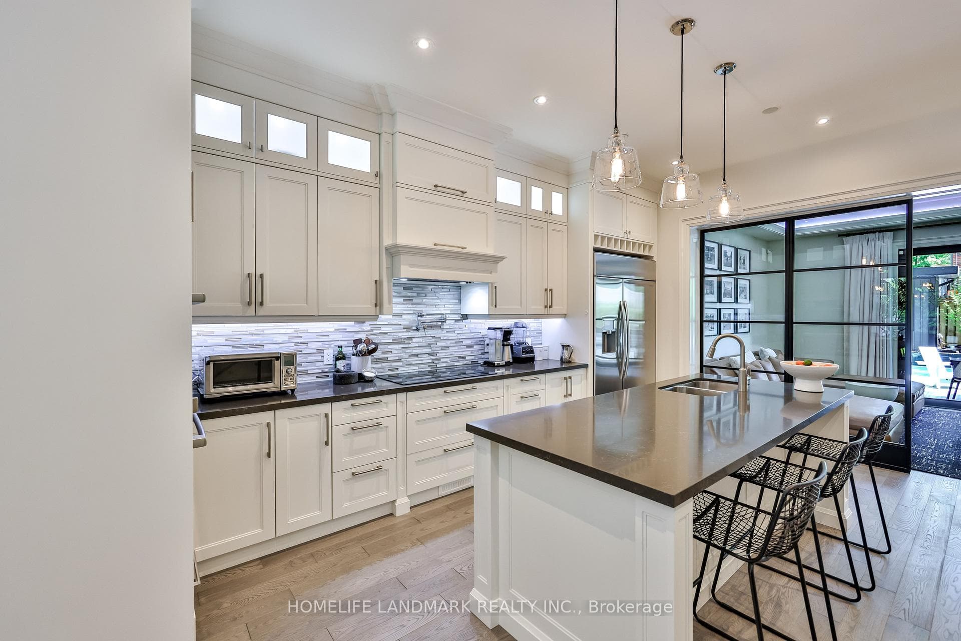 211 South Kingsway Way photo 13
