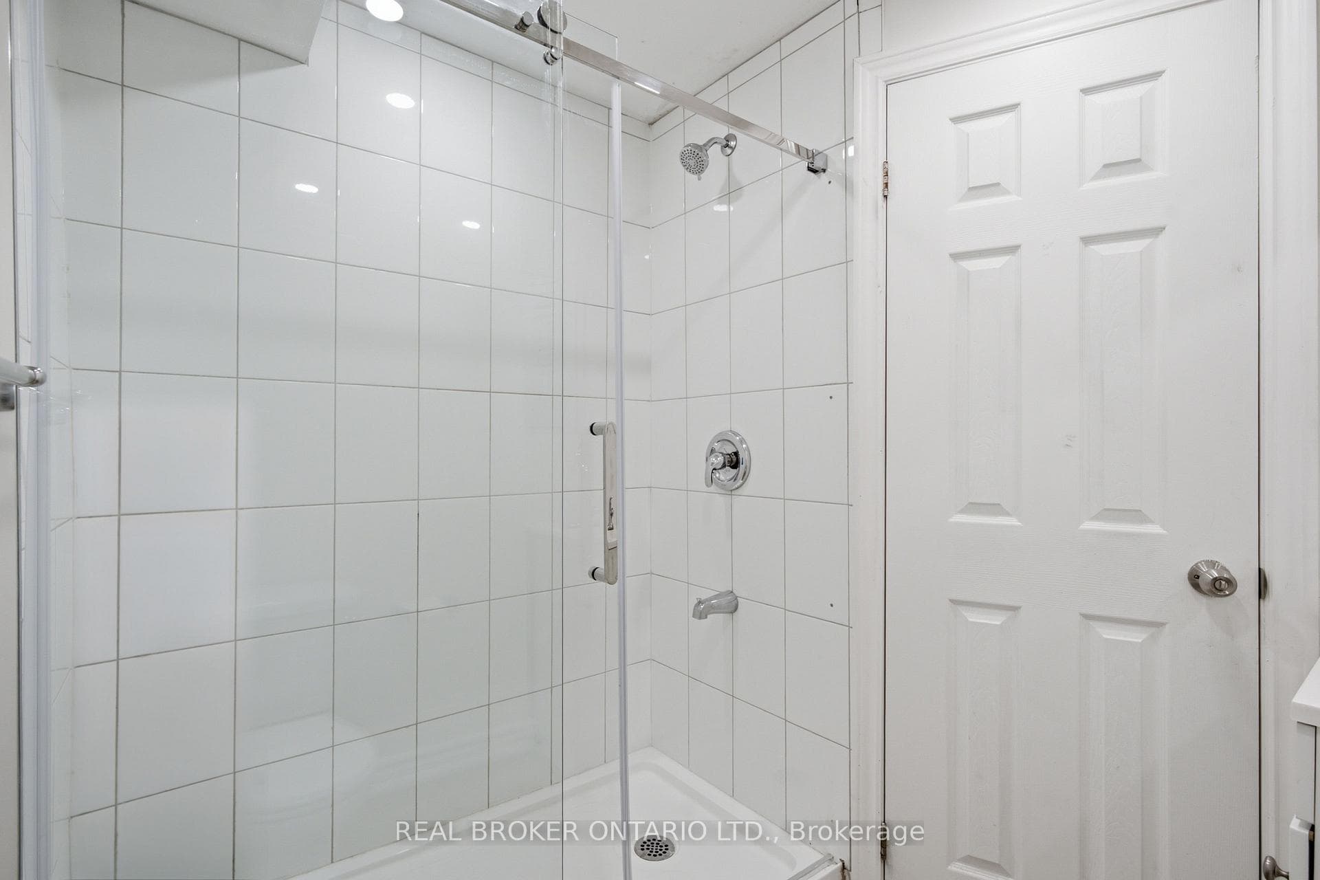 94 Roxana Avenue photo 38