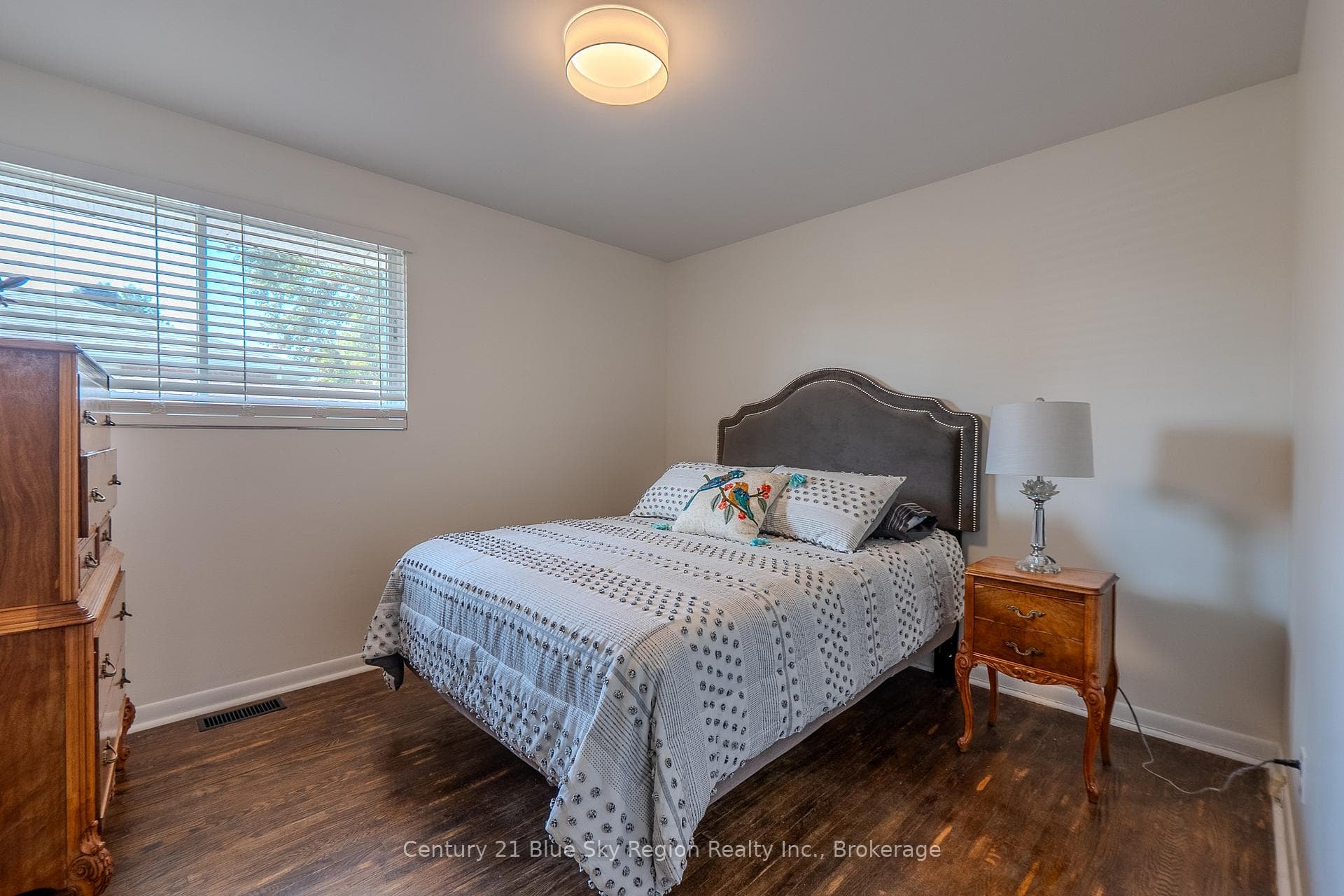 62 Strathcona Drive photo 15
