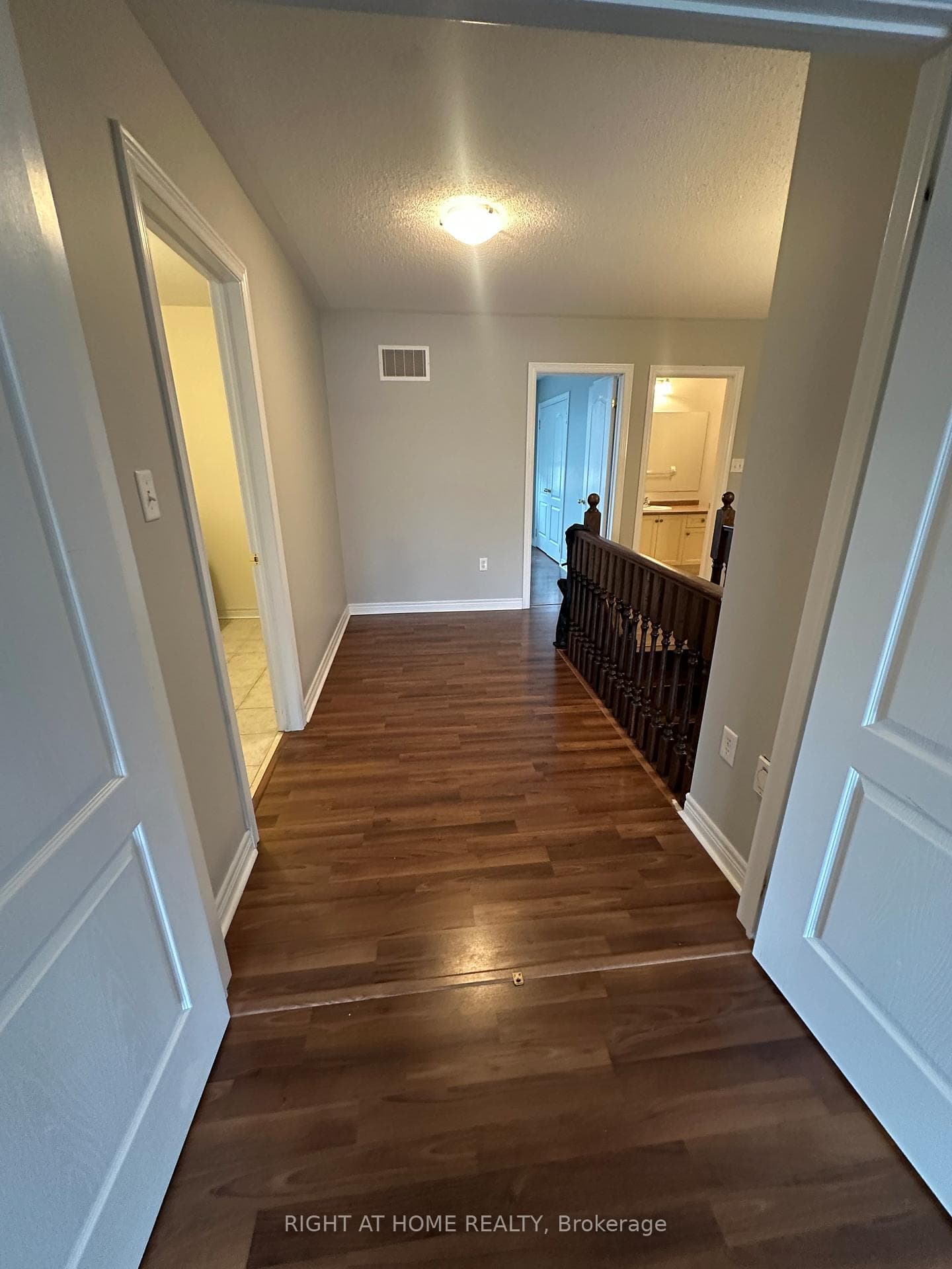 12 AMES Crescent photo 24