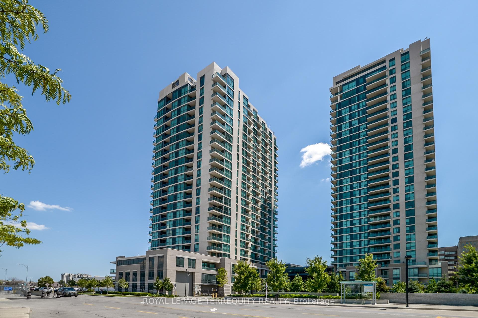 215 Sherway Gardens Road Unit 2810 photo 2
