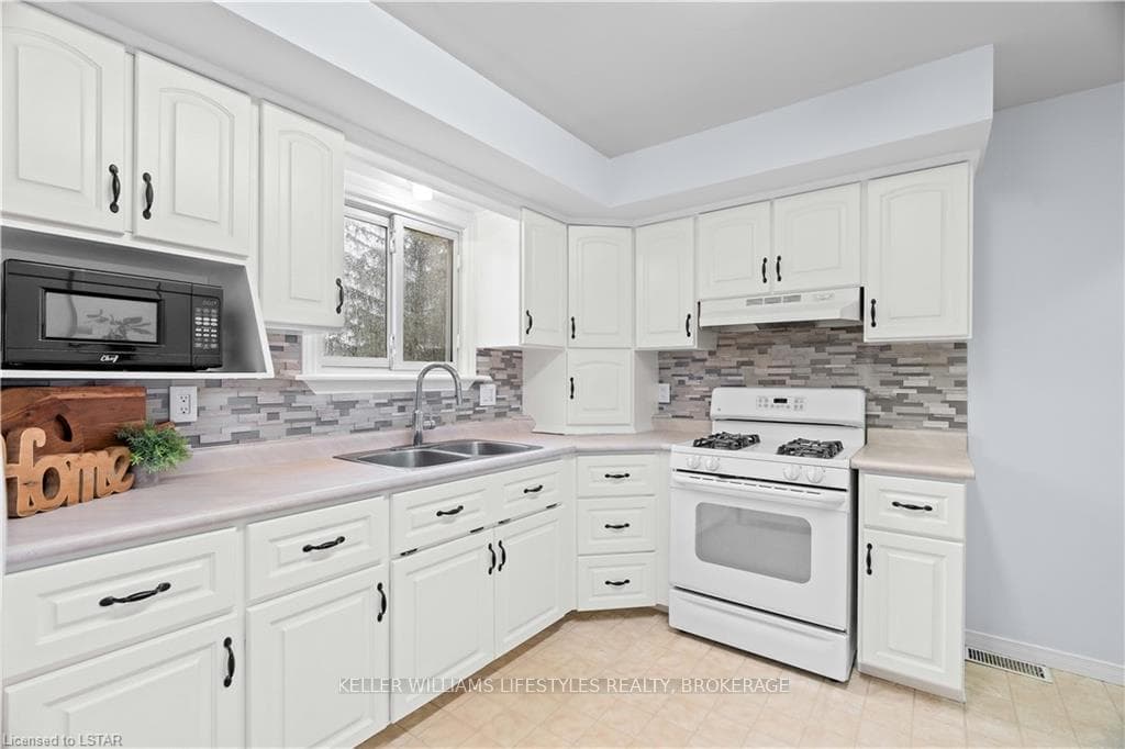 56 MACDONALD Street photo 12