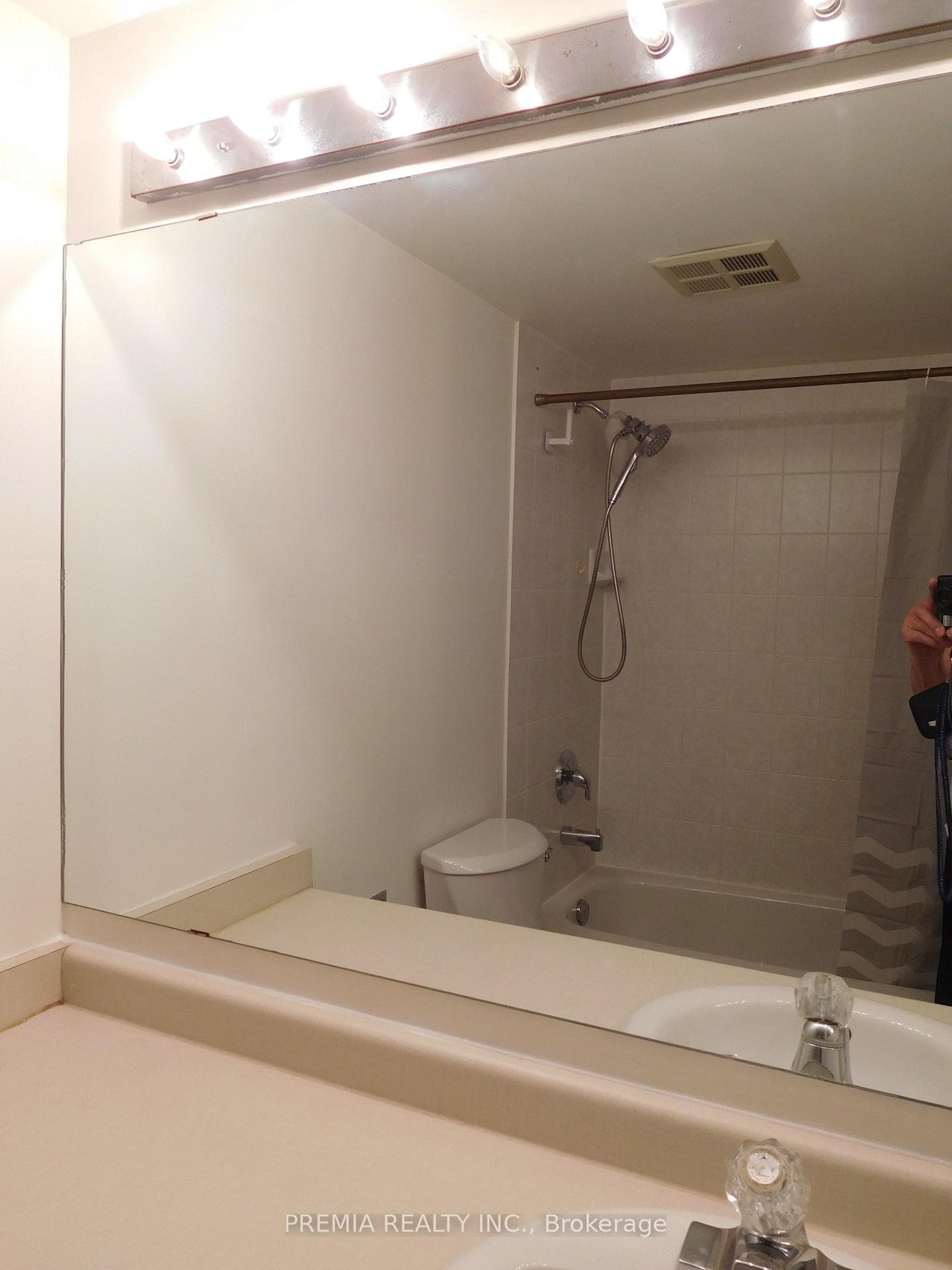 Master BR Ensuite