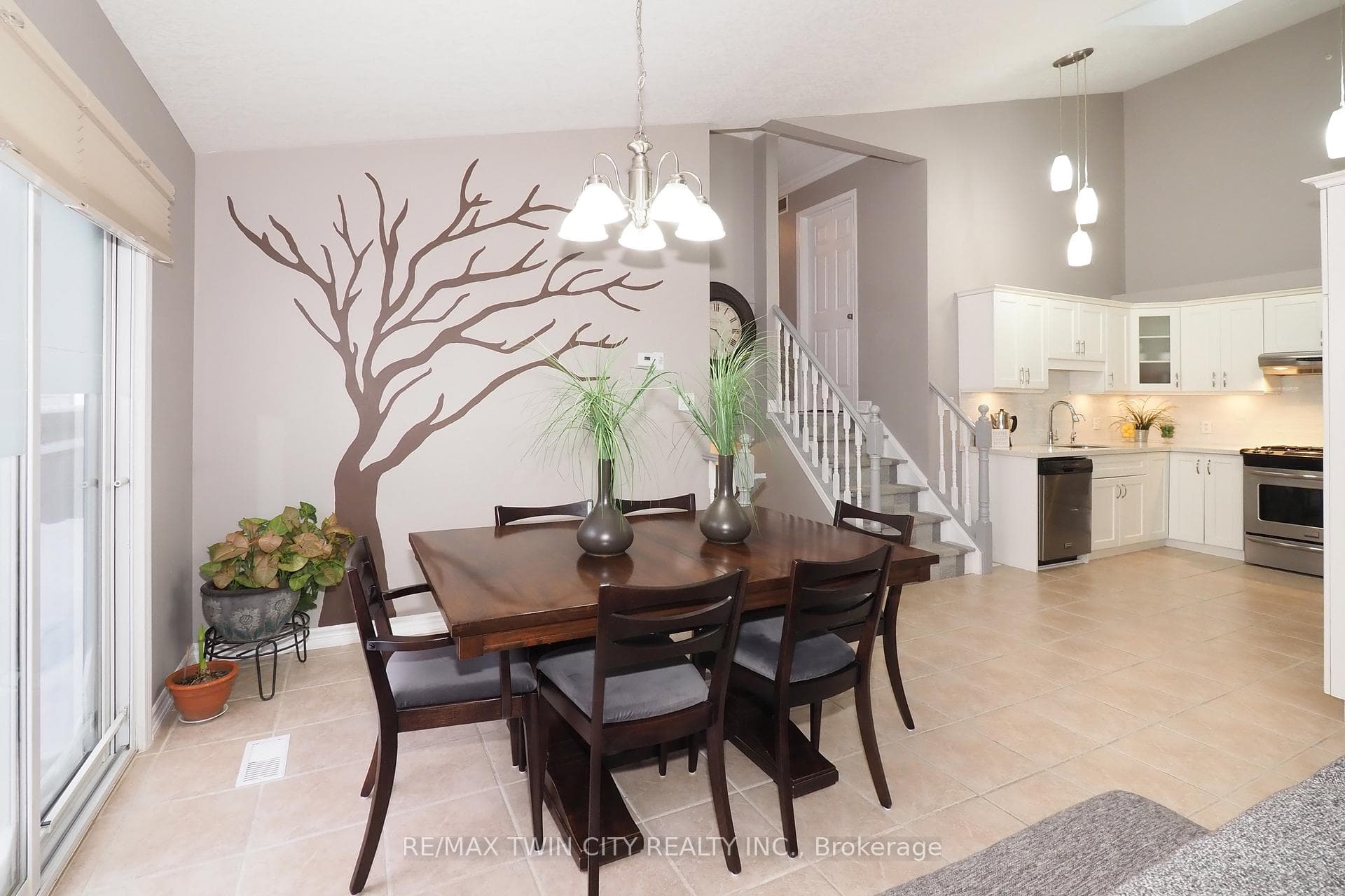 439 Langlaw Drive photo 17