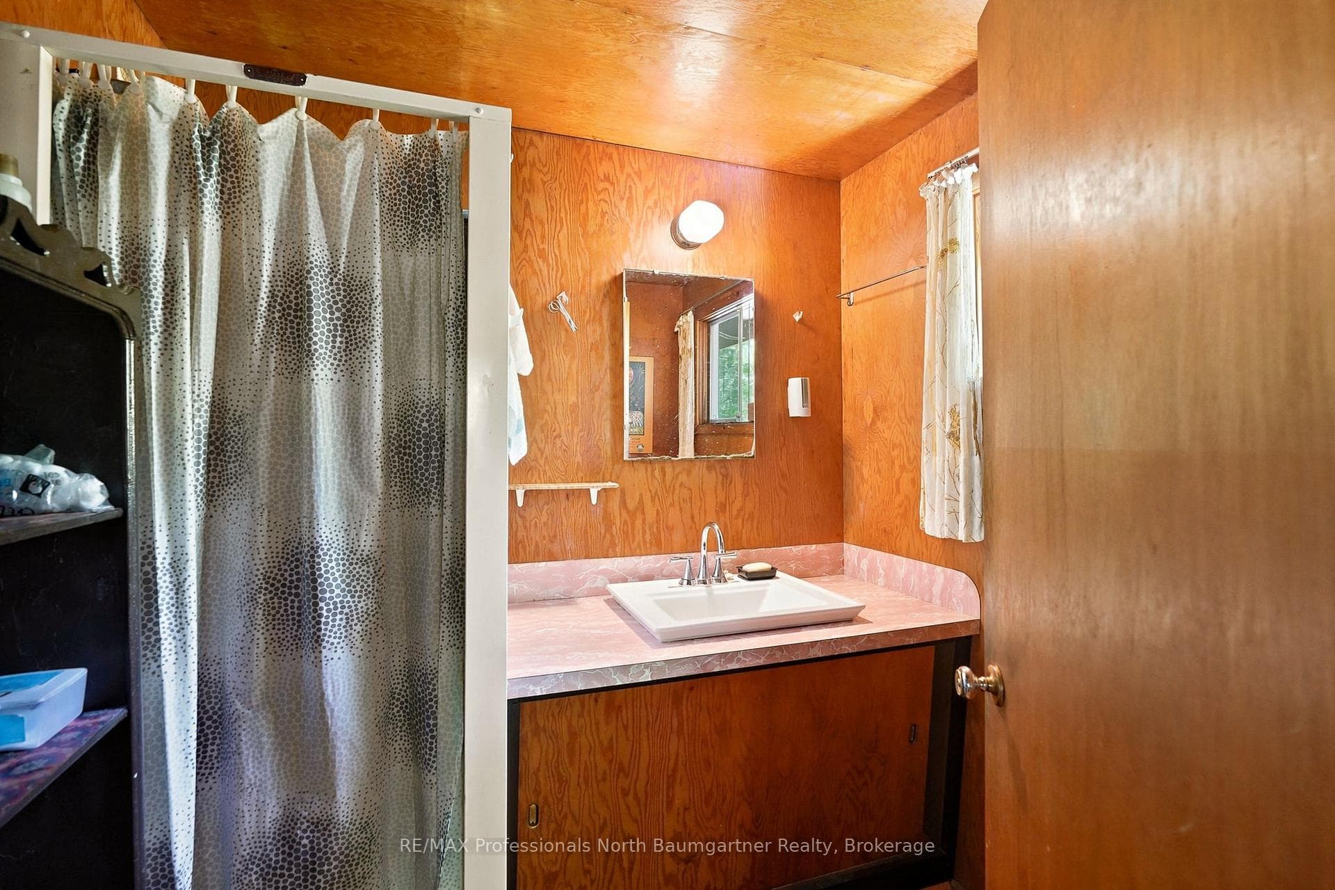 1698 Burleigh Road photo 20