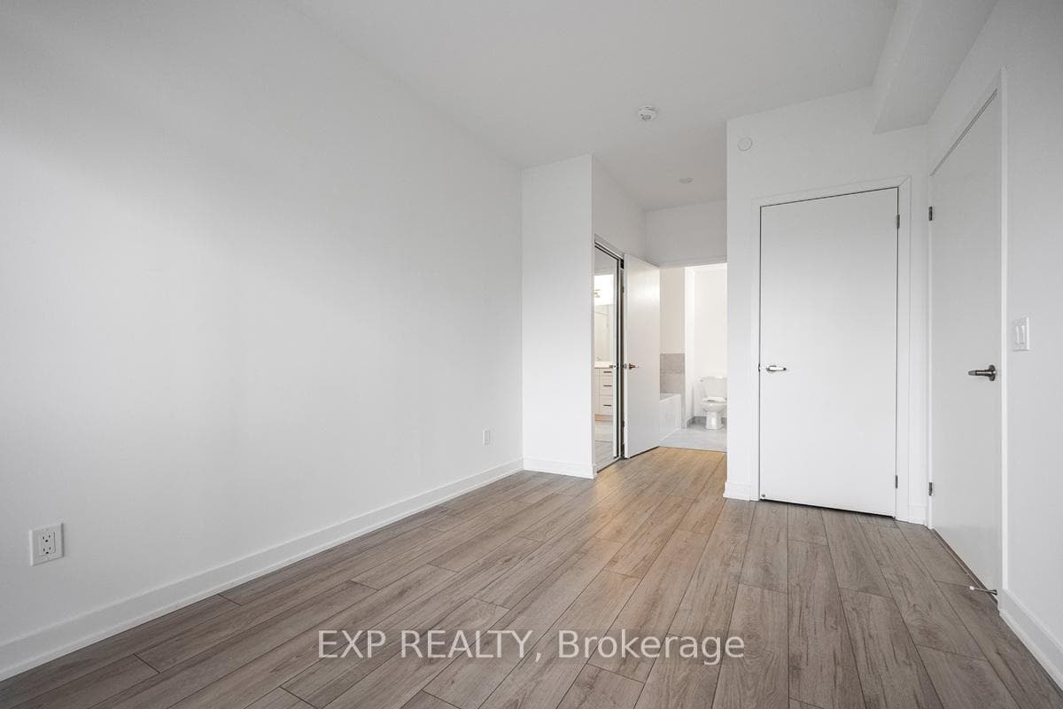 1035 Southdown Road Unit 406 photo 8