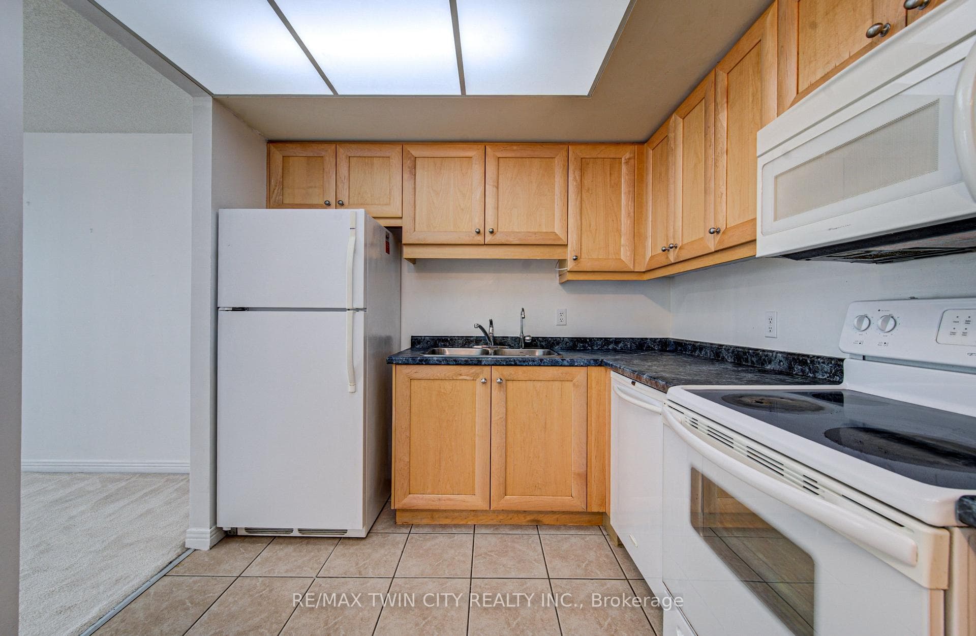 190 Hespeler Road Unit 905 photo 40