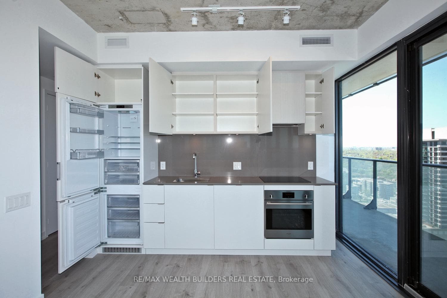 161 Roehampton Avenue Unit 2804 photo 9