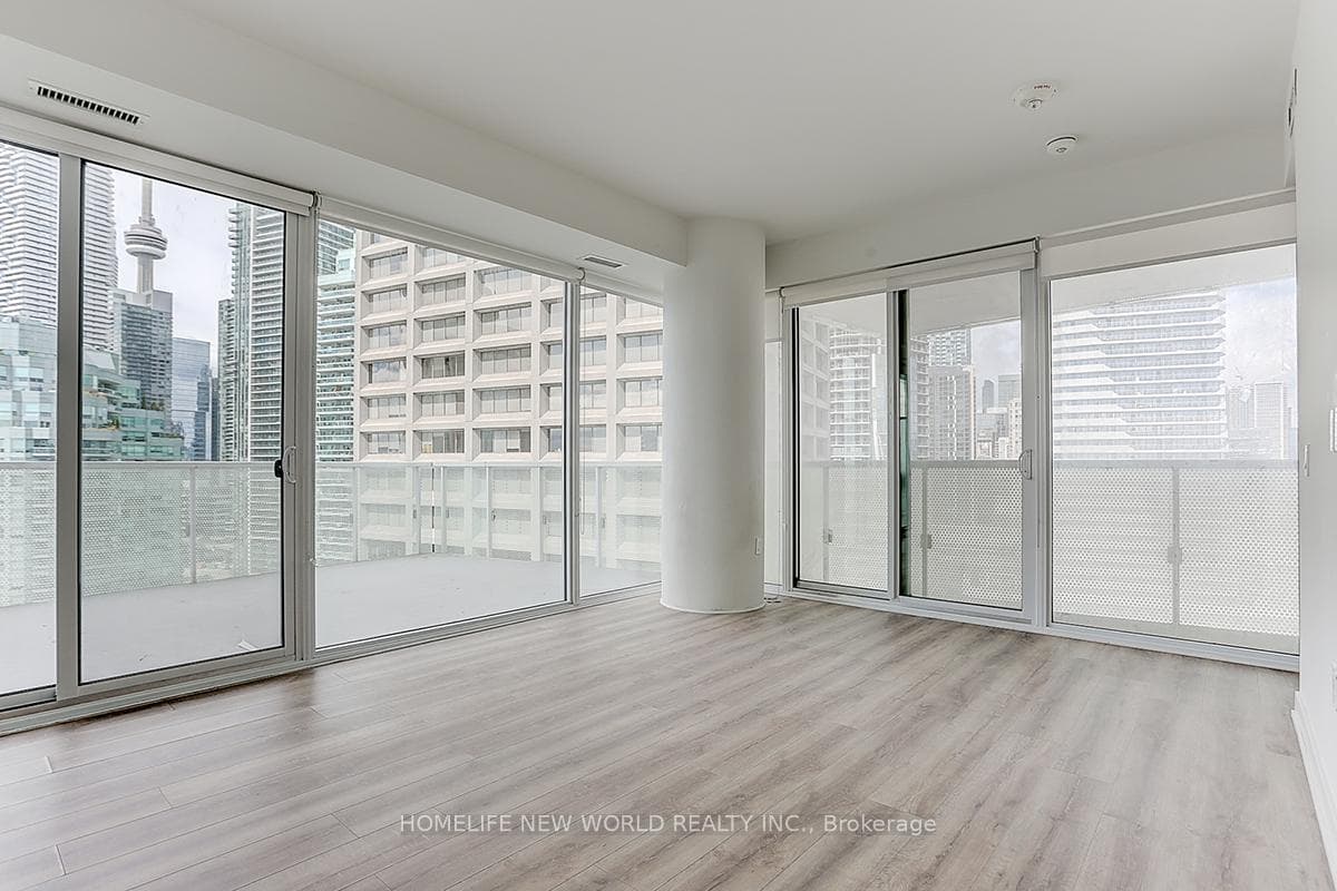 15 Queens Quay Unit 1807 photo 2